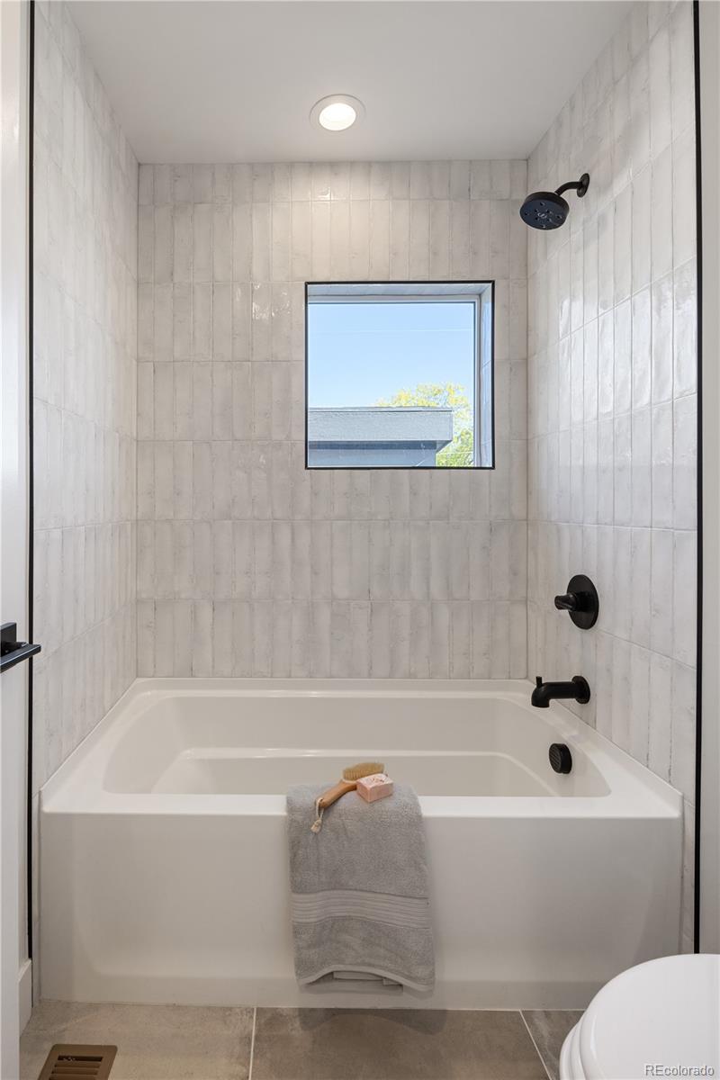 MLS Image #20 for 1346 n knox court ,denver, Colorado