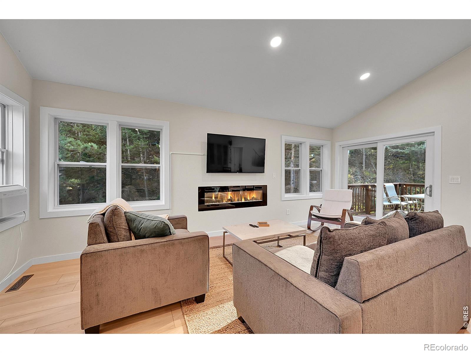 MLS Image #13 for 342  brook circle,boulder, Colorado