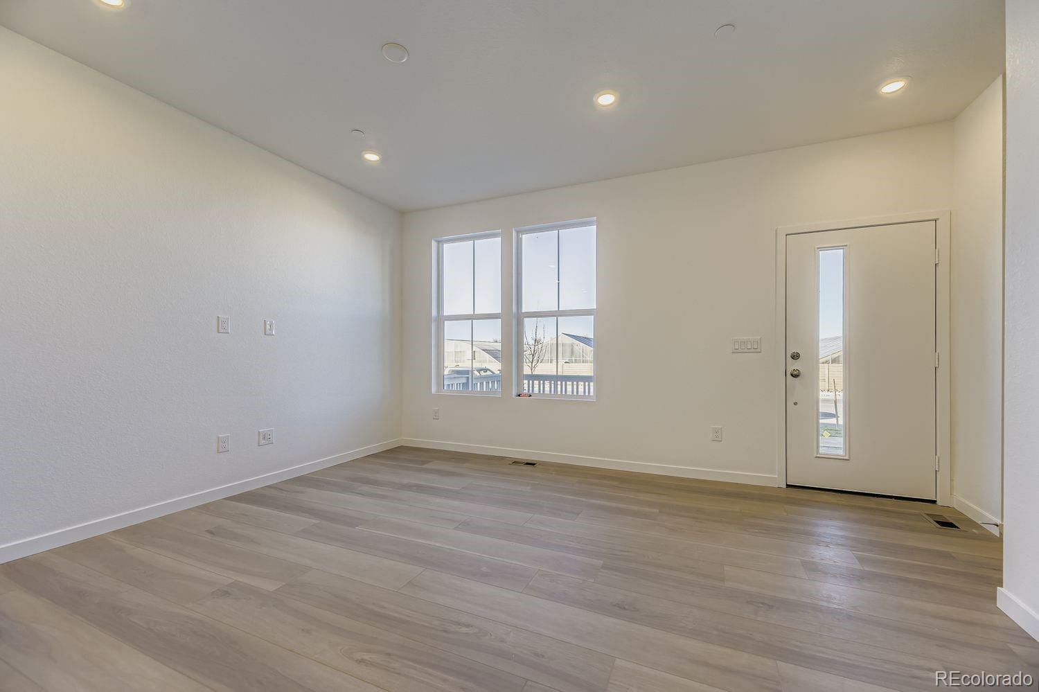 MLS Image #2 for 7670 s cherokee trail ,centennial, Colorado