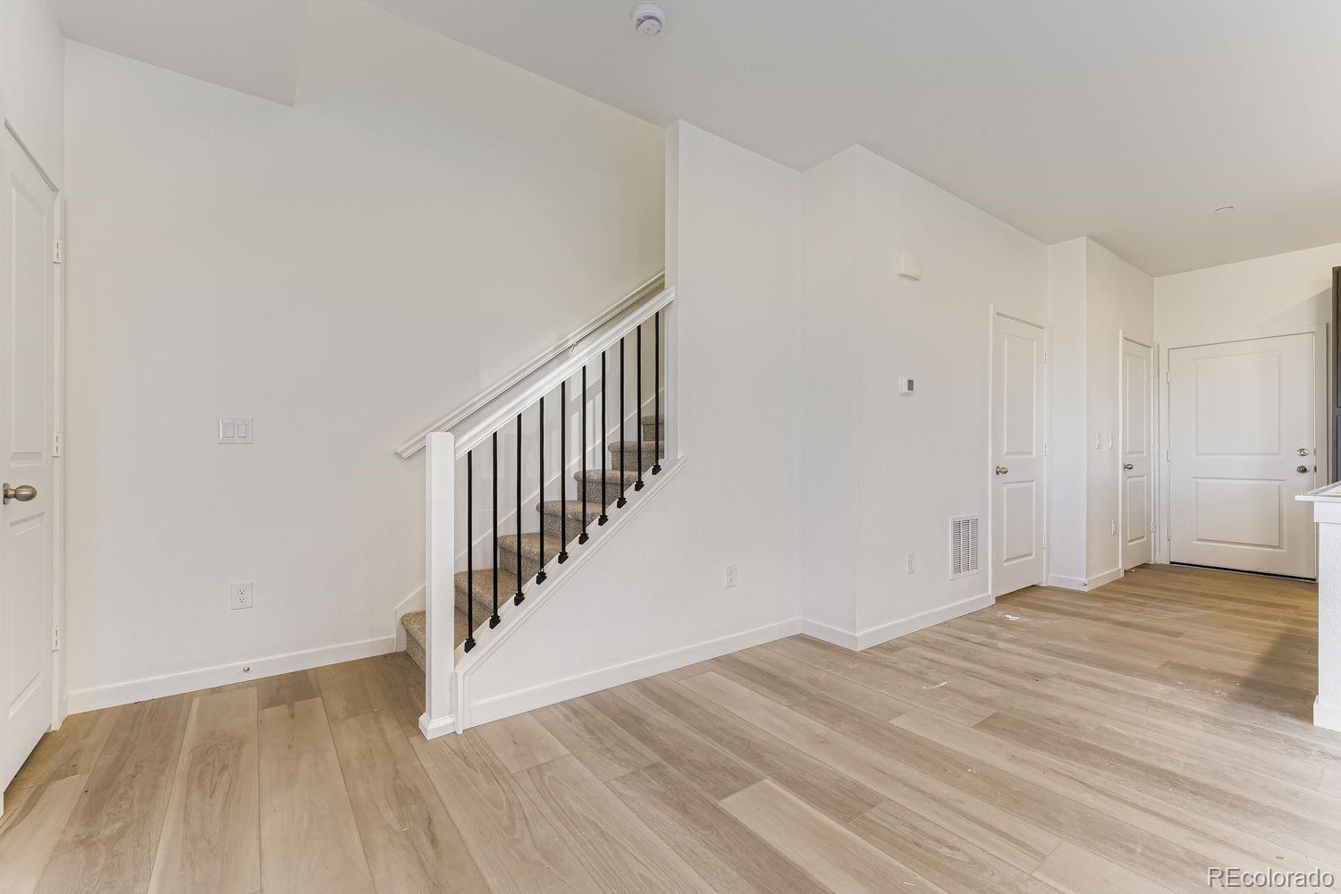 MLS Image #5 for 7652 s cherokee trail ,centennial, Colorado