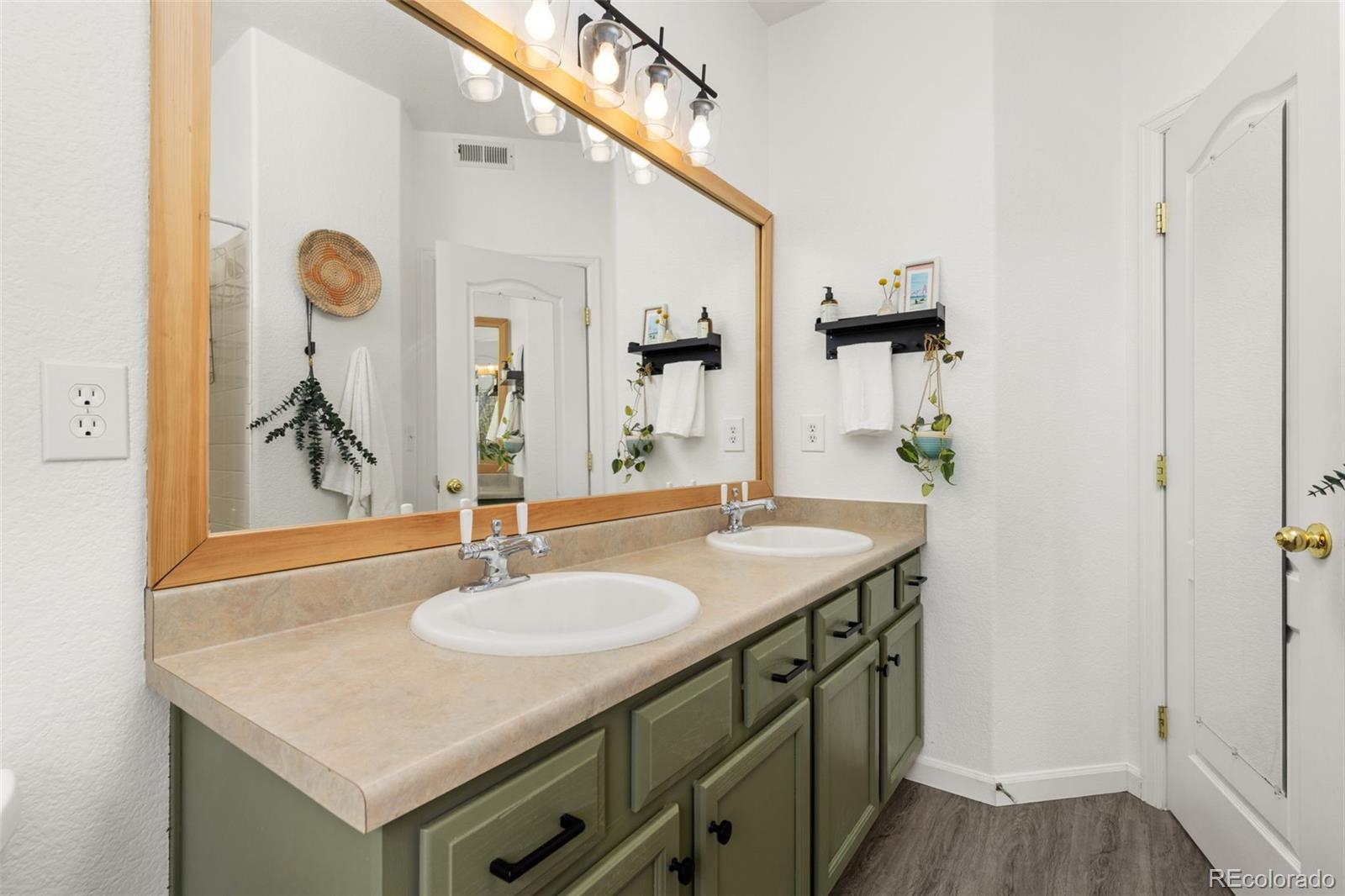MLS Image #20 for 10337 w 55th place 204,arvada, Colorado