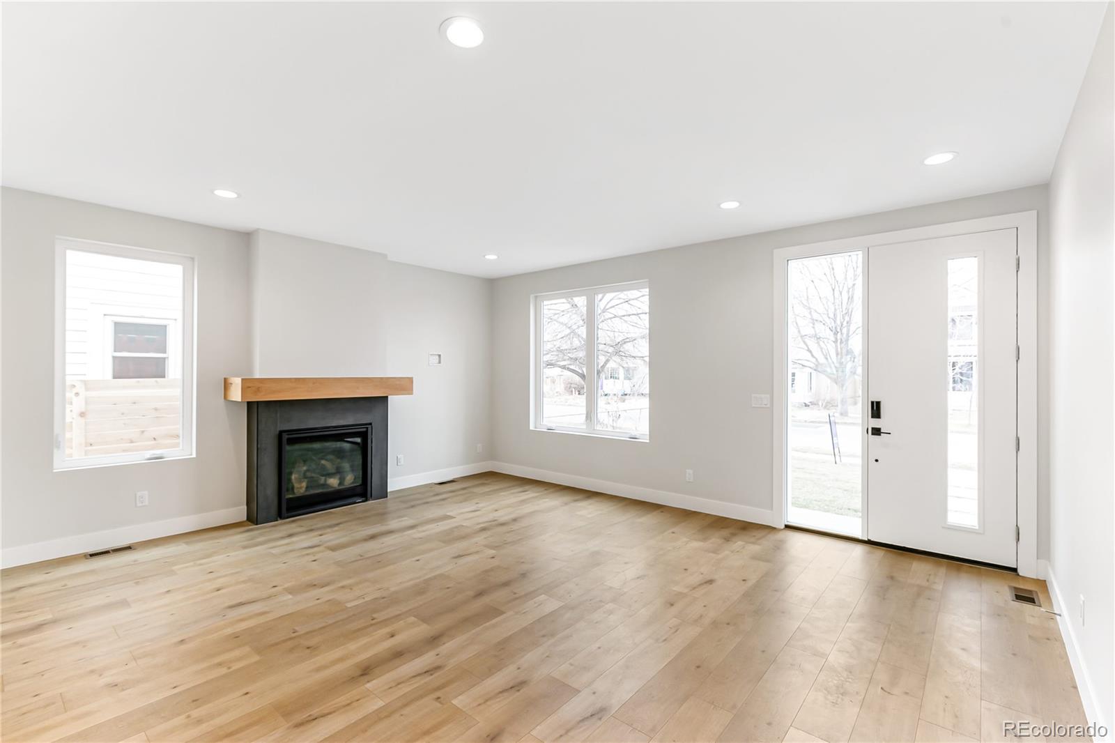 MLS Image #3 for 2734 s bannock street,englewood, Colorado