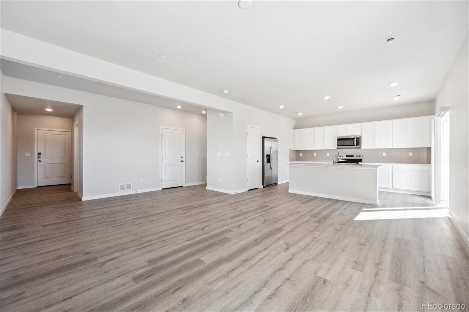 MLS Image #3 for 9454  danube street,commerce city, Colorado