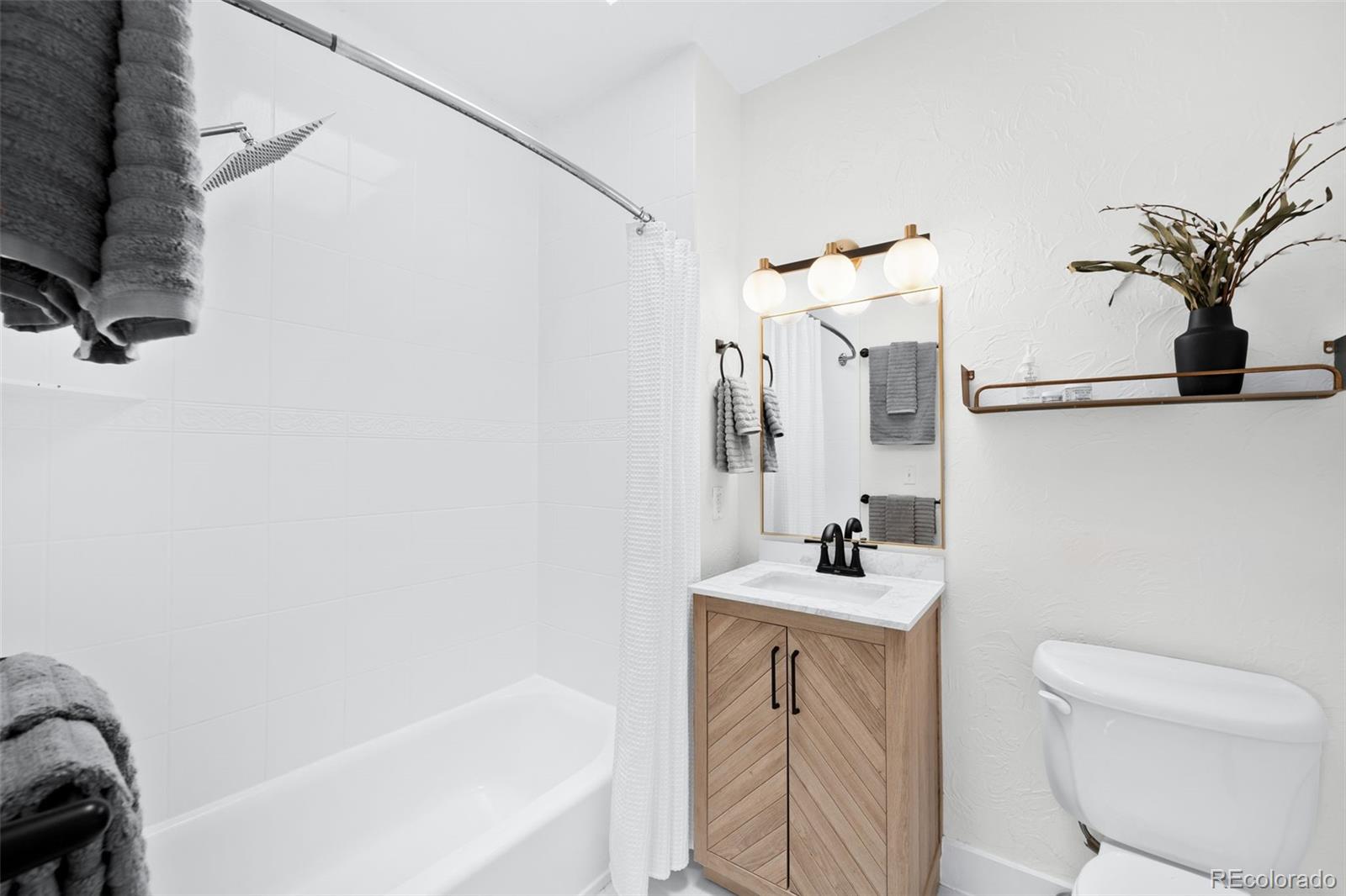 MLS Image #17 for 1243  adams street,denver, Colorado