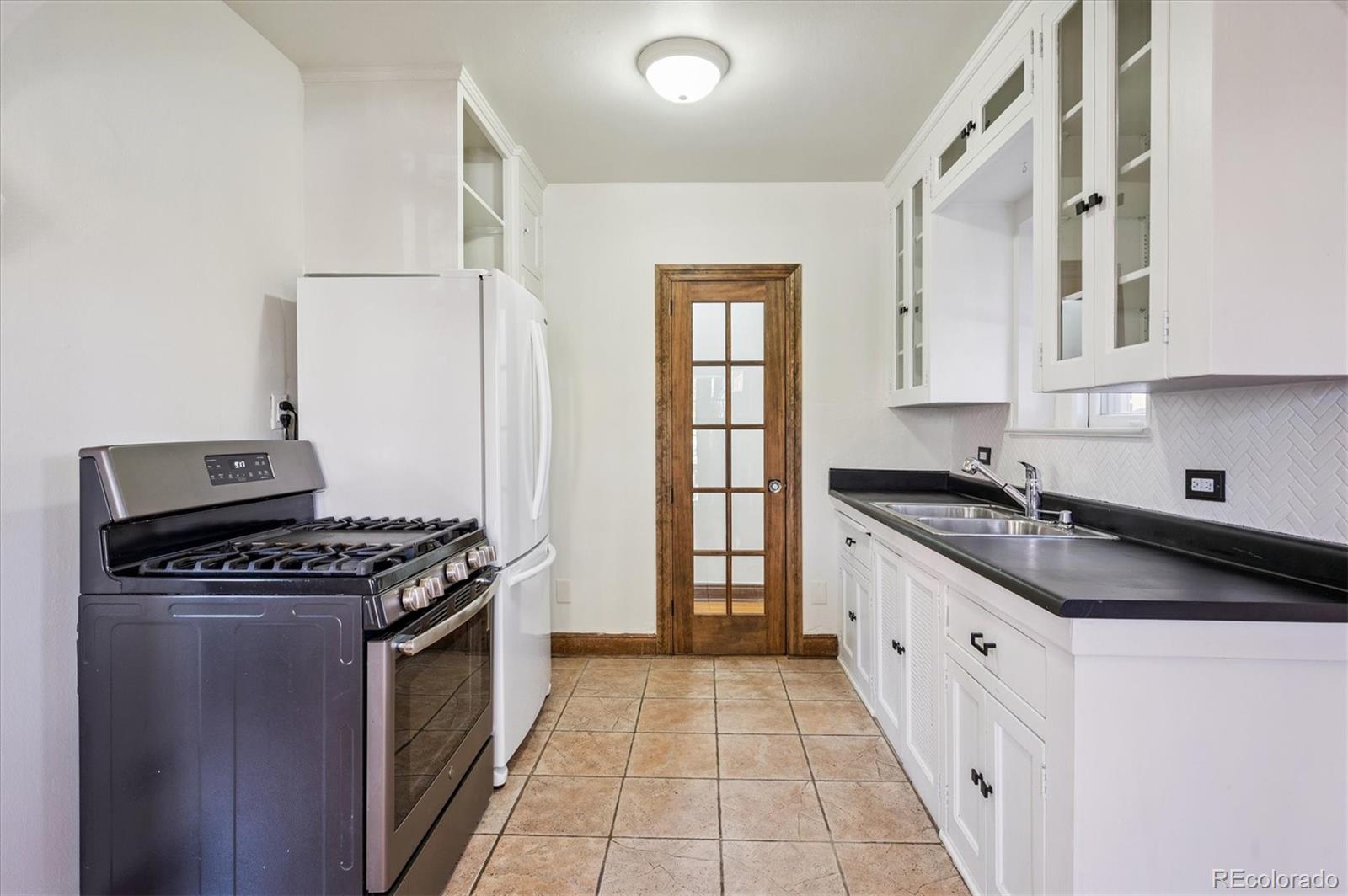 MLS Image #13 for 1050 n washington street 101,denver, Colorado