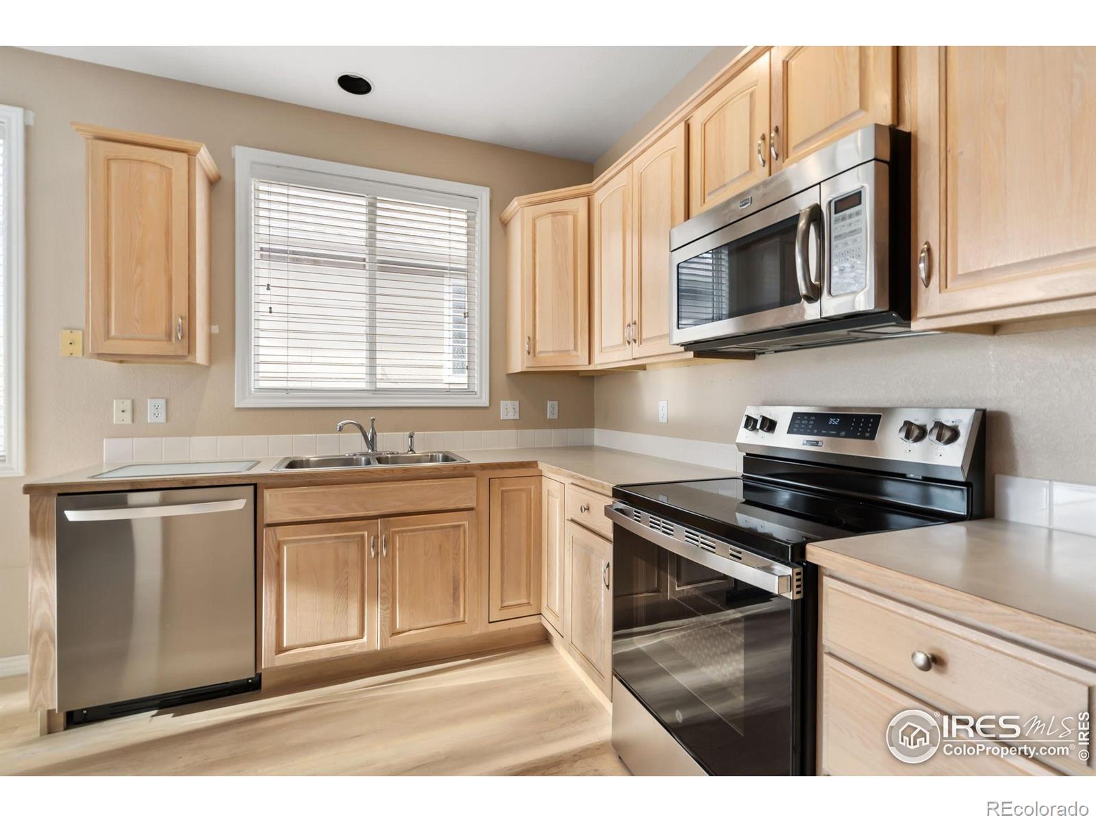 MLS Image #4 for 950  southridge greens boulevard,fort collins, Colorado