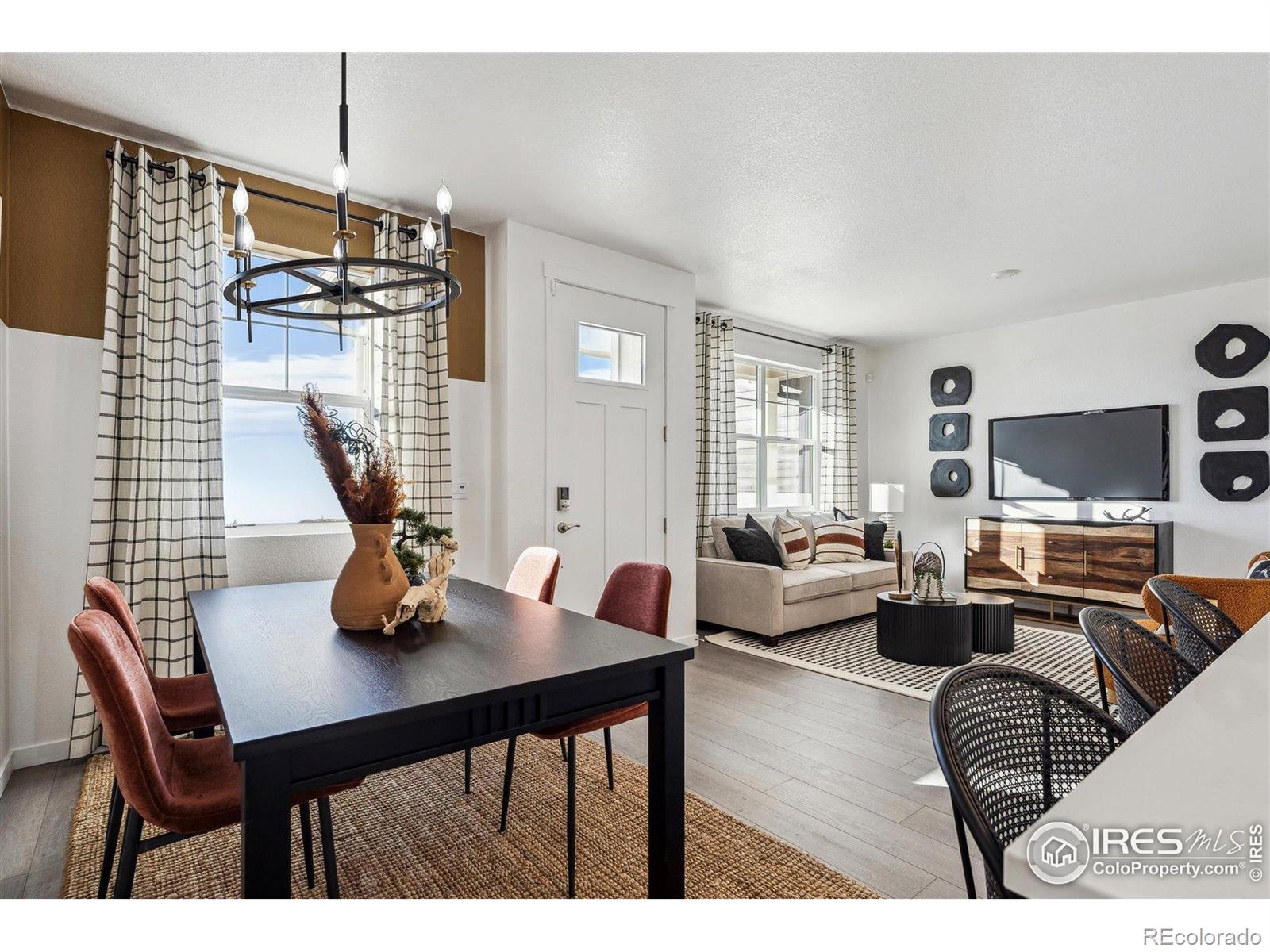 MLS Image #12 for 932  logan peak way,berthoud, Colorado