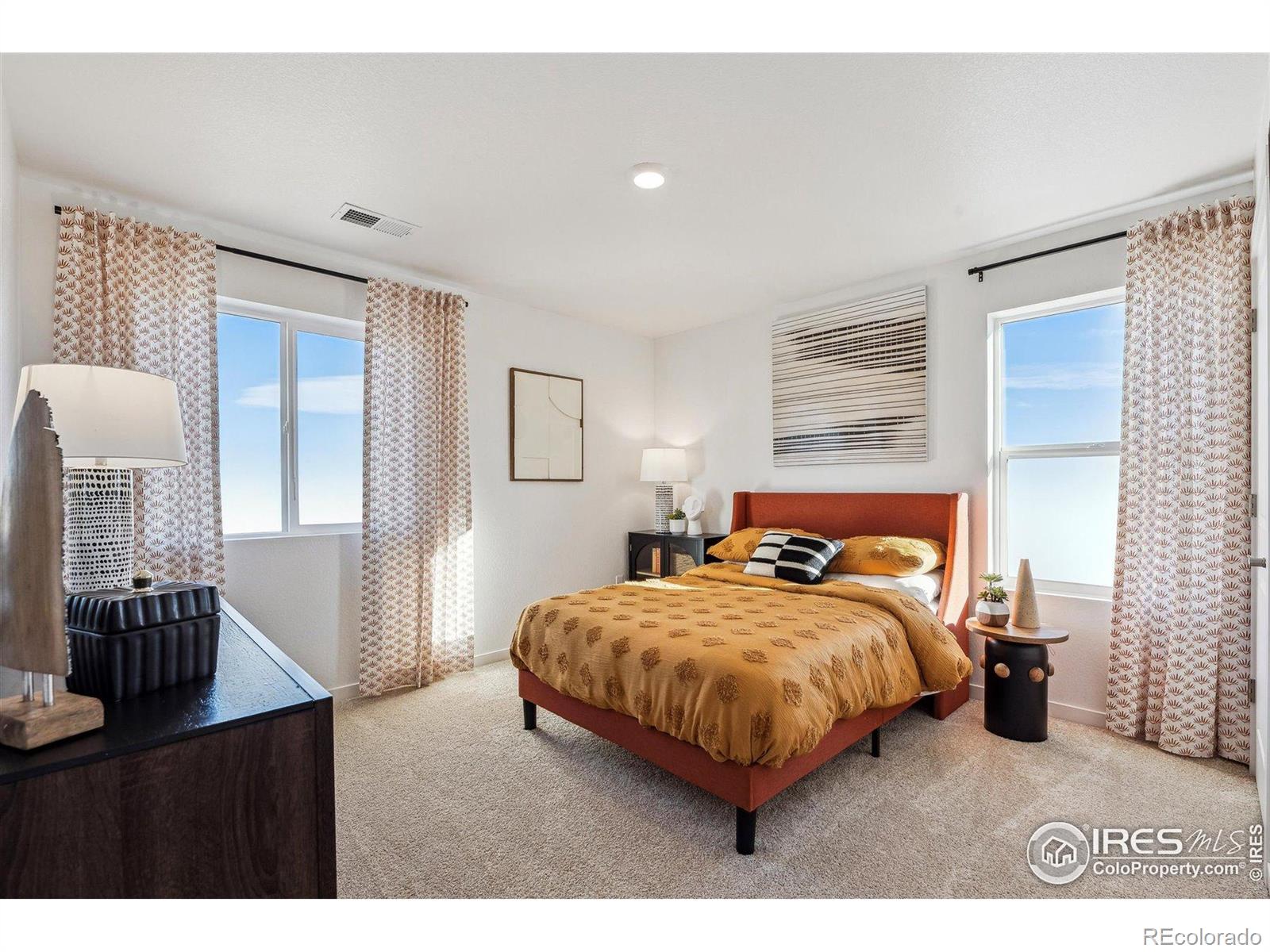 MLS Image #15 for 932  logan peak way,berthoud, Colorado