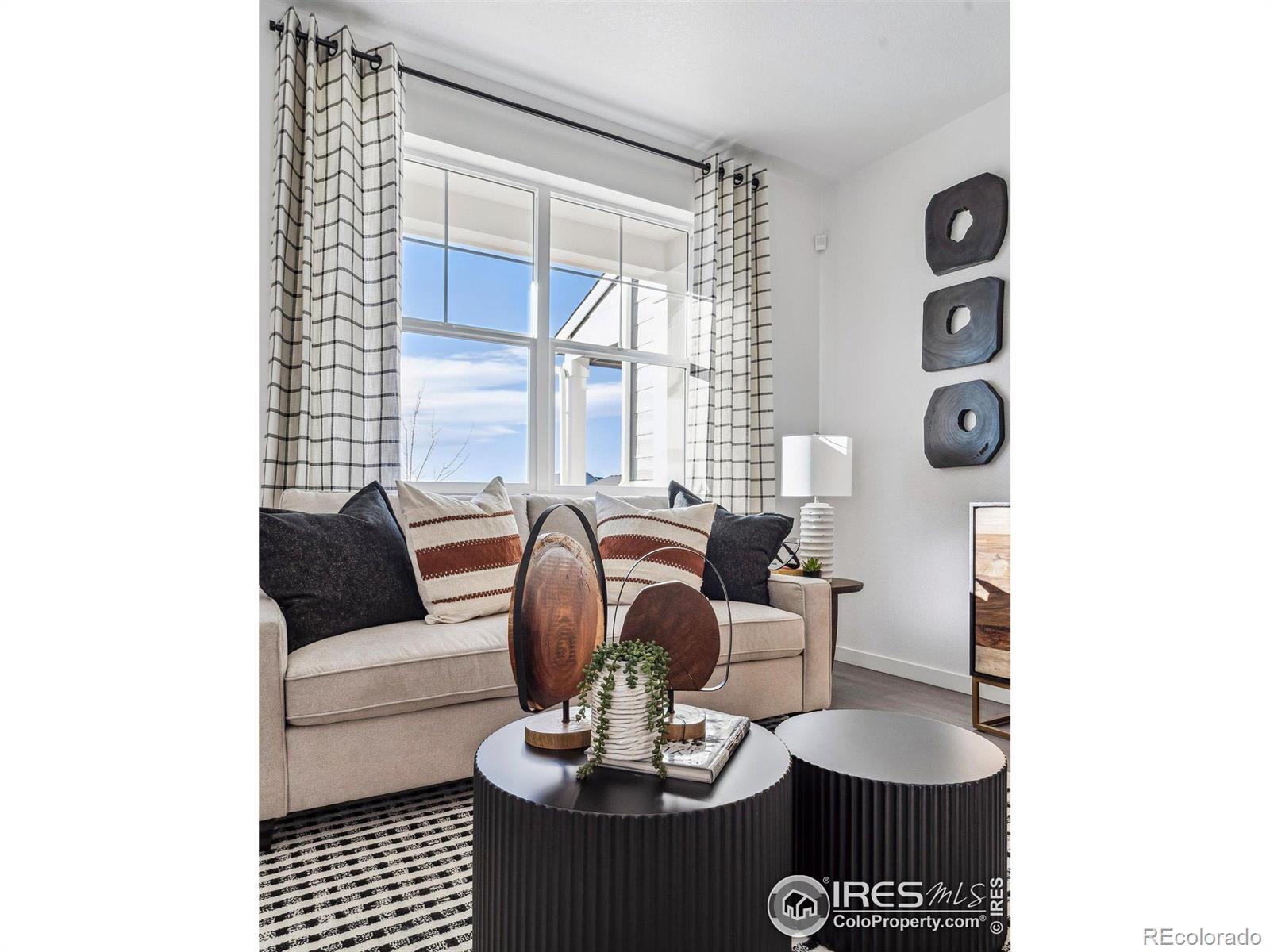 MLS Image #5 for 932  logan peak way,berthoud, Colorado