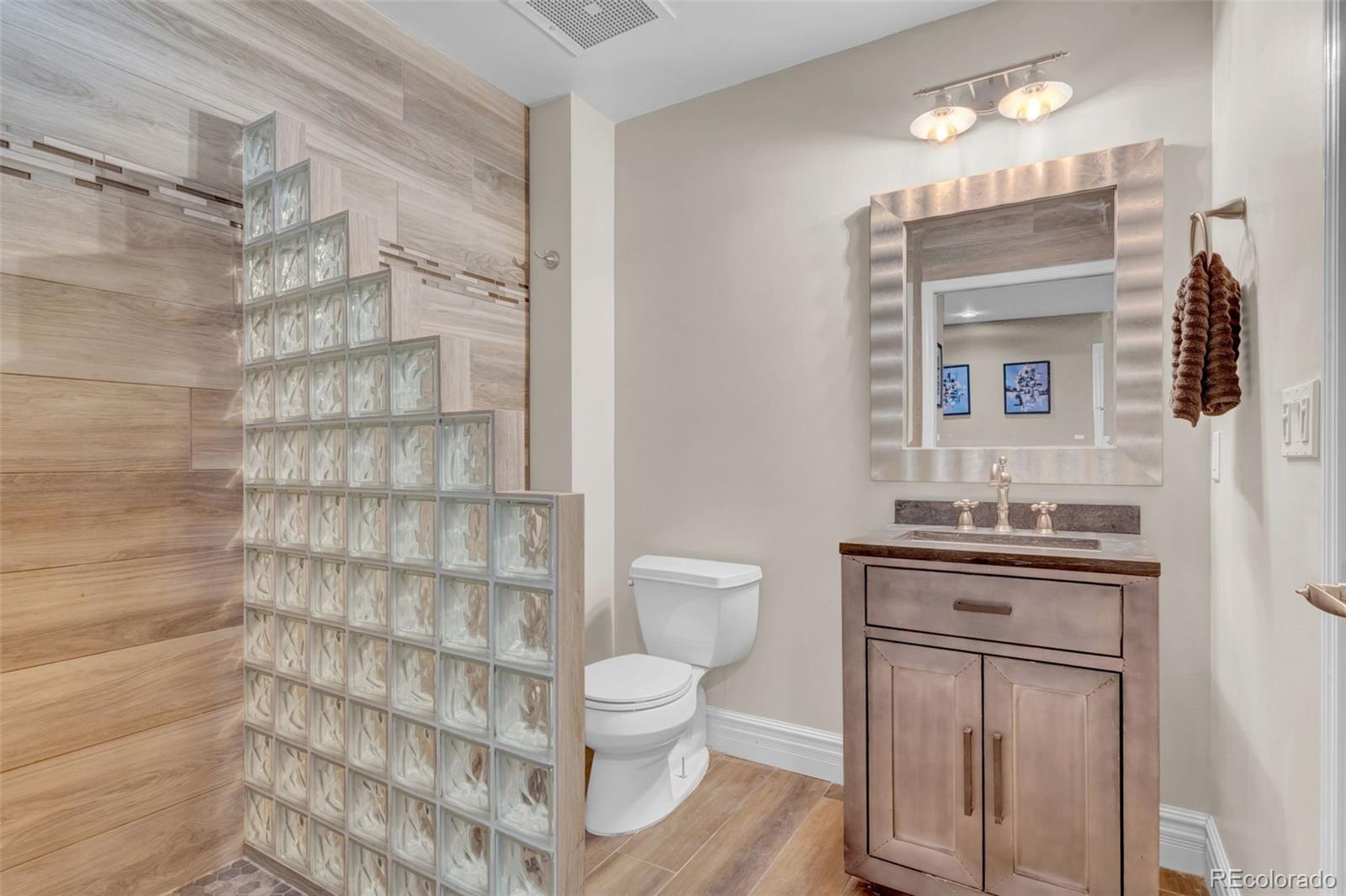 MLS Image #10 for 925 n lincoln street 9d,denver, Colorado