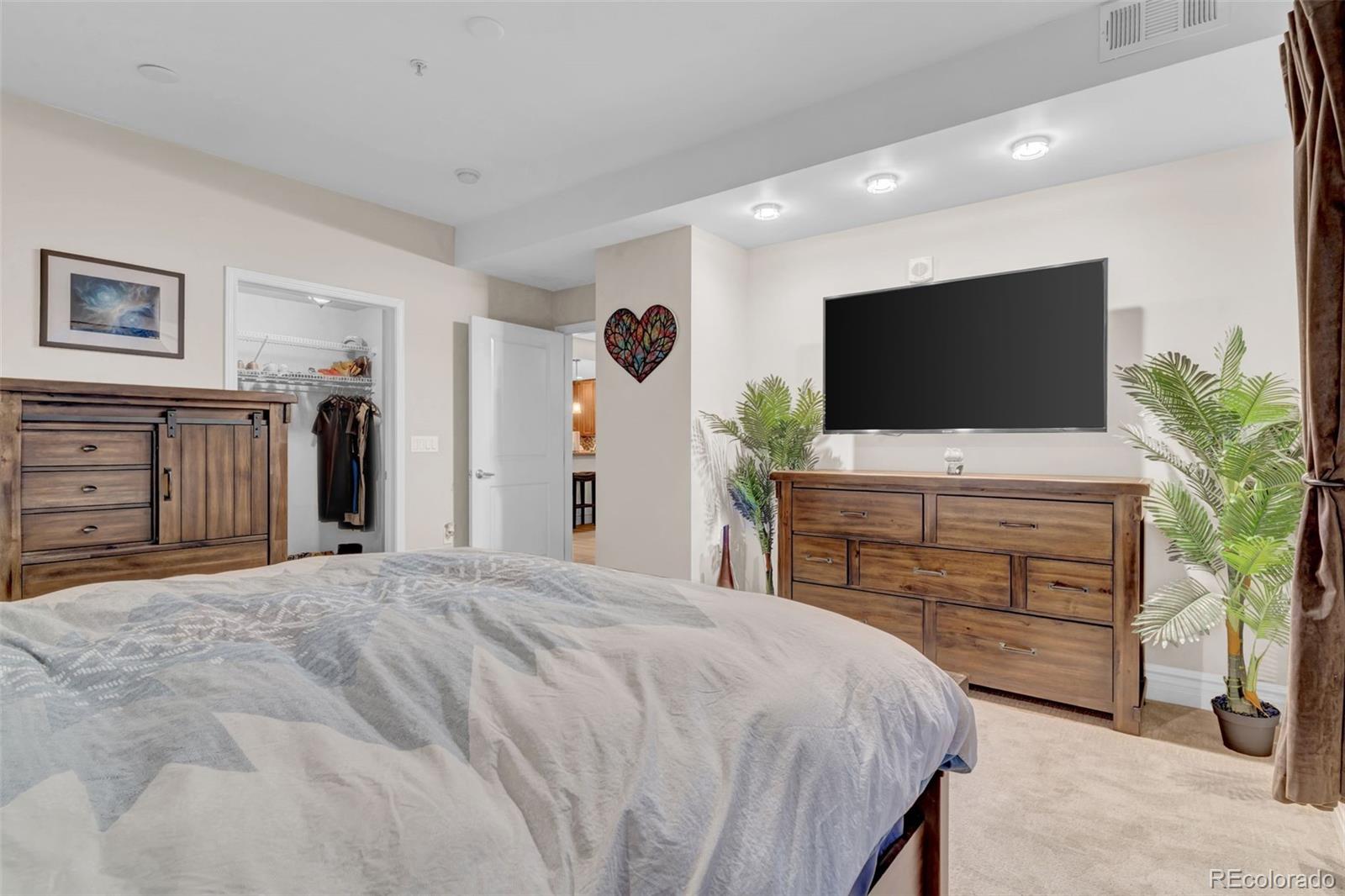MLS Image #17 for 925 n lincoln street 9d,denver, Colorado
