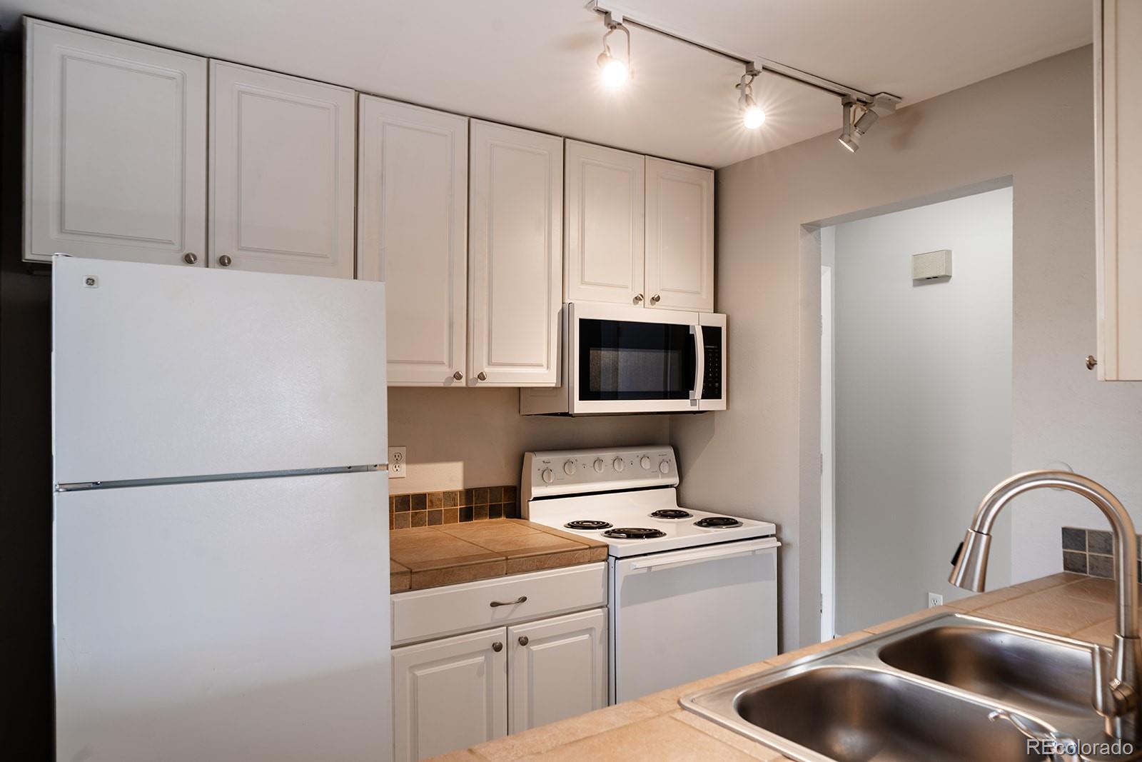 MLS Image #4 for 4074 s atchison way 101,aurora, Colorado