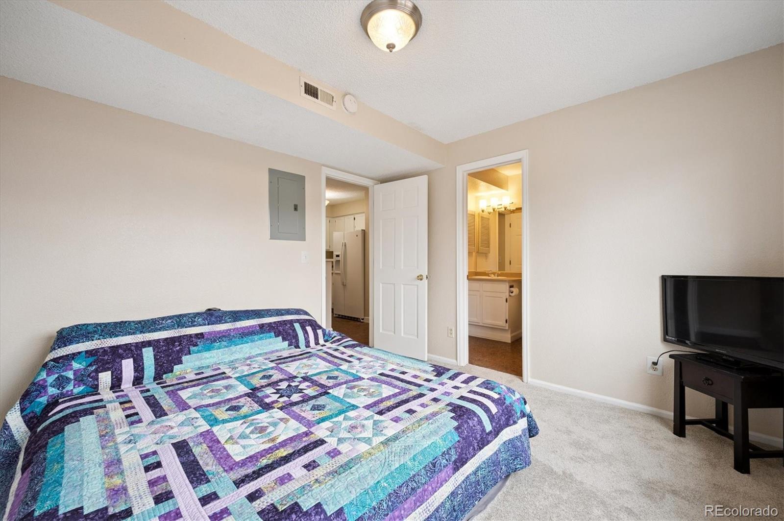 MLS Image #11 for 822 s vance street c,lakewood, Colorado