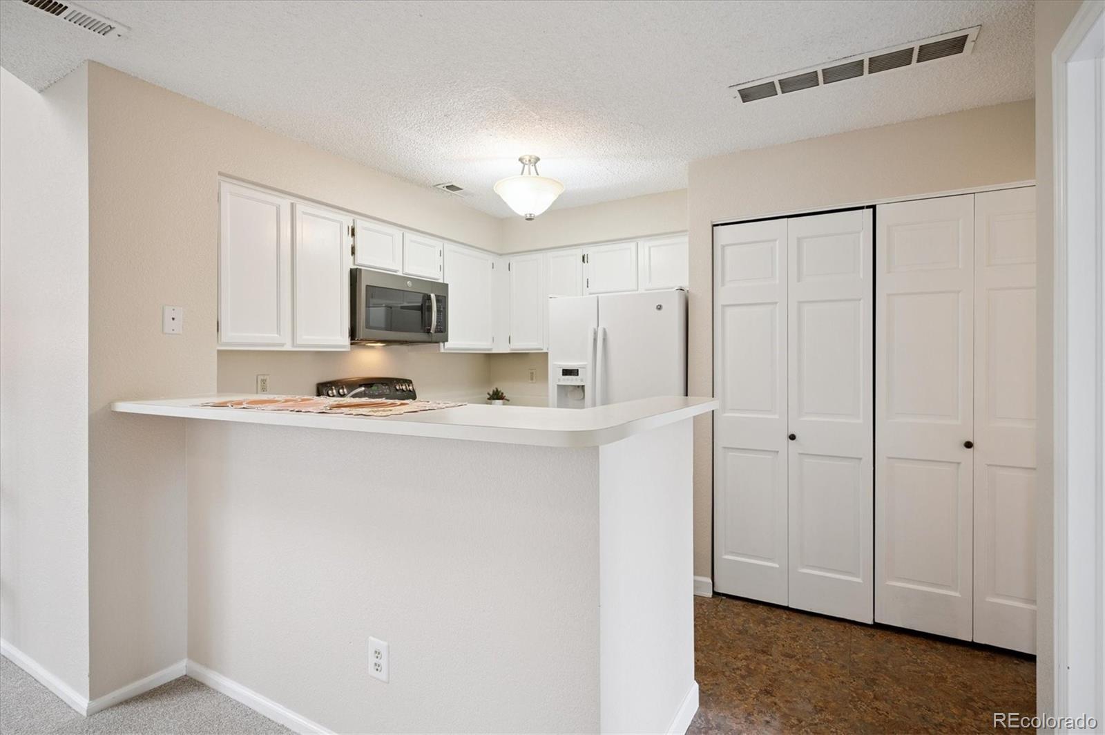 MLS Image #6 for 822 s vance street c,lakewood, Colorado