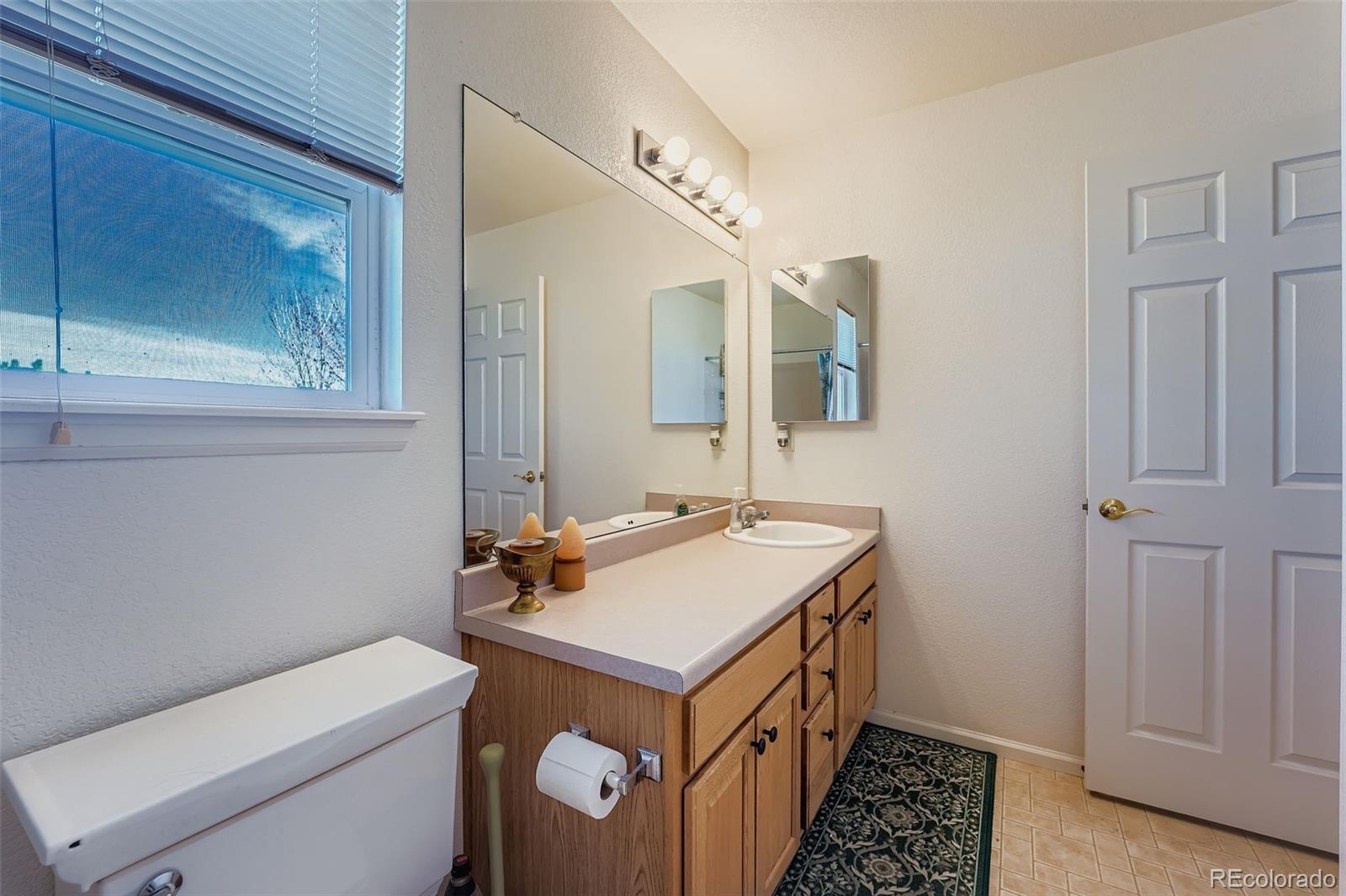 MLS Image #15 for 2743 s waco way,aurora, Colorado