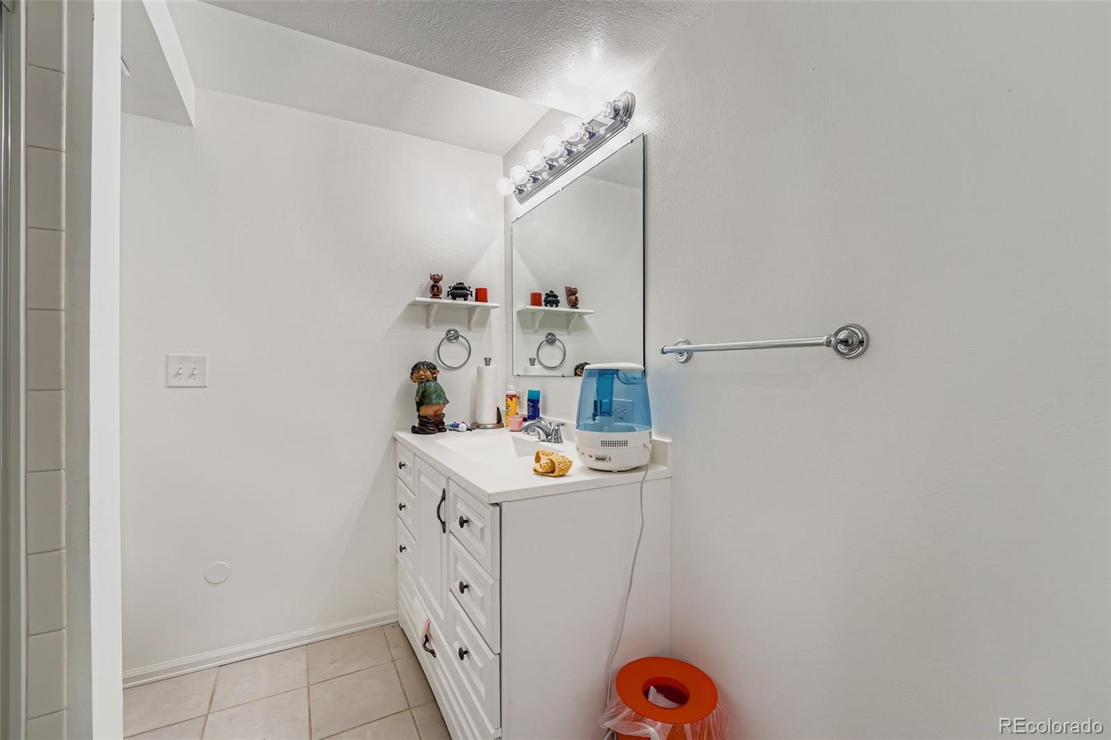 MLS Image #23 for 2743 s waco way,aurora, Colorado