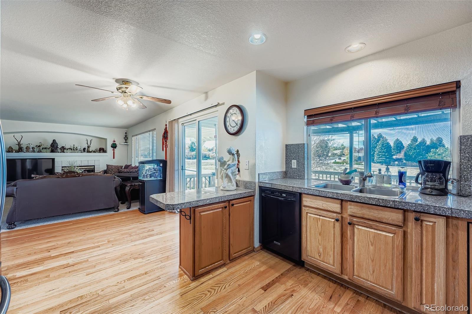 MLS Image #5 for 2743 s waco way,aurora, Colorado