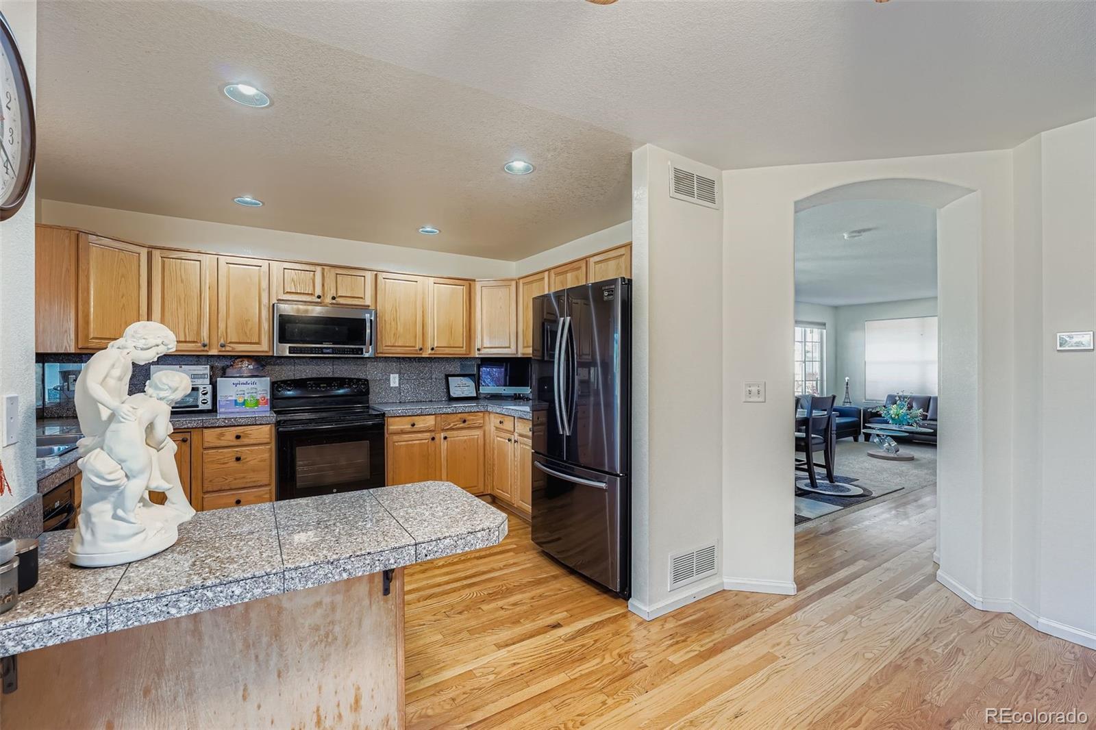 MLS Image #7 for 2743 s waco way,aurora, Colorado