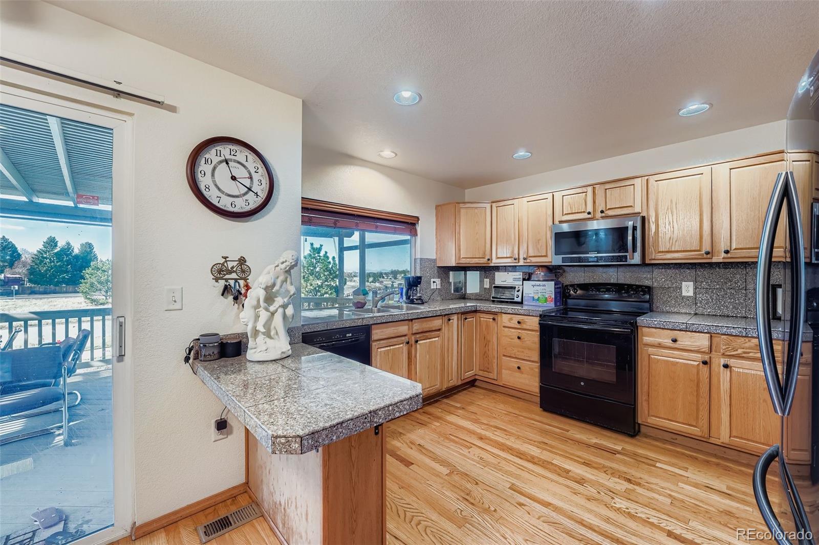 MLS Image #8 for 2743 s waco way,aurora, Colorado