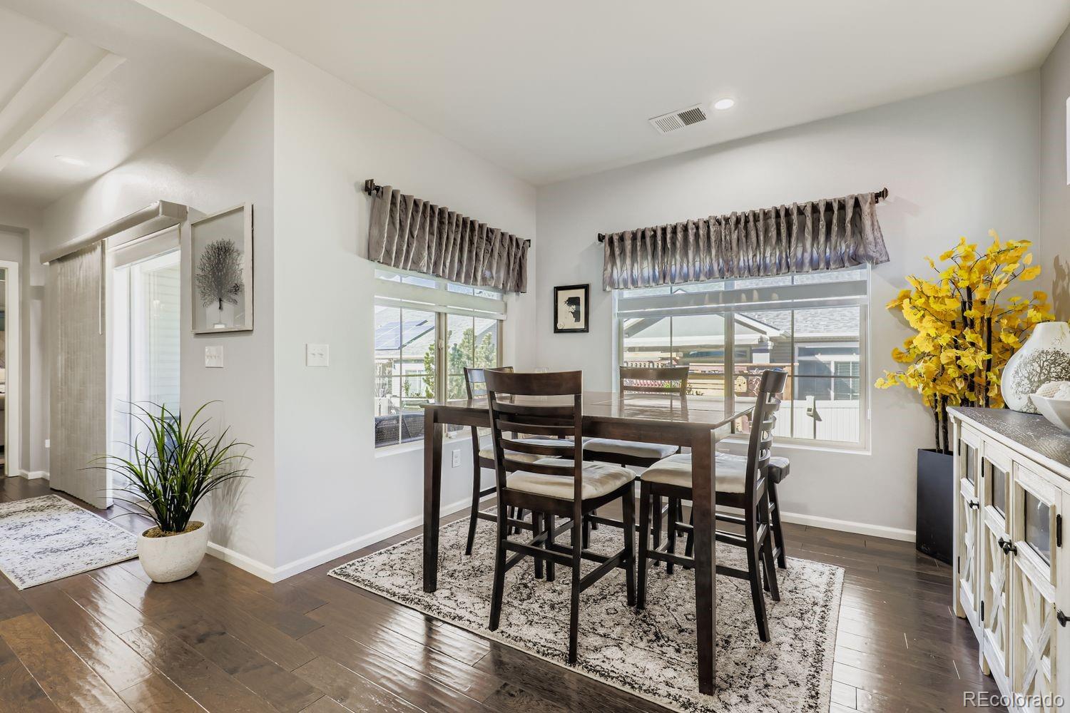 MLS Image #10 for 19601 e 53rd avenue,denver, Colorado