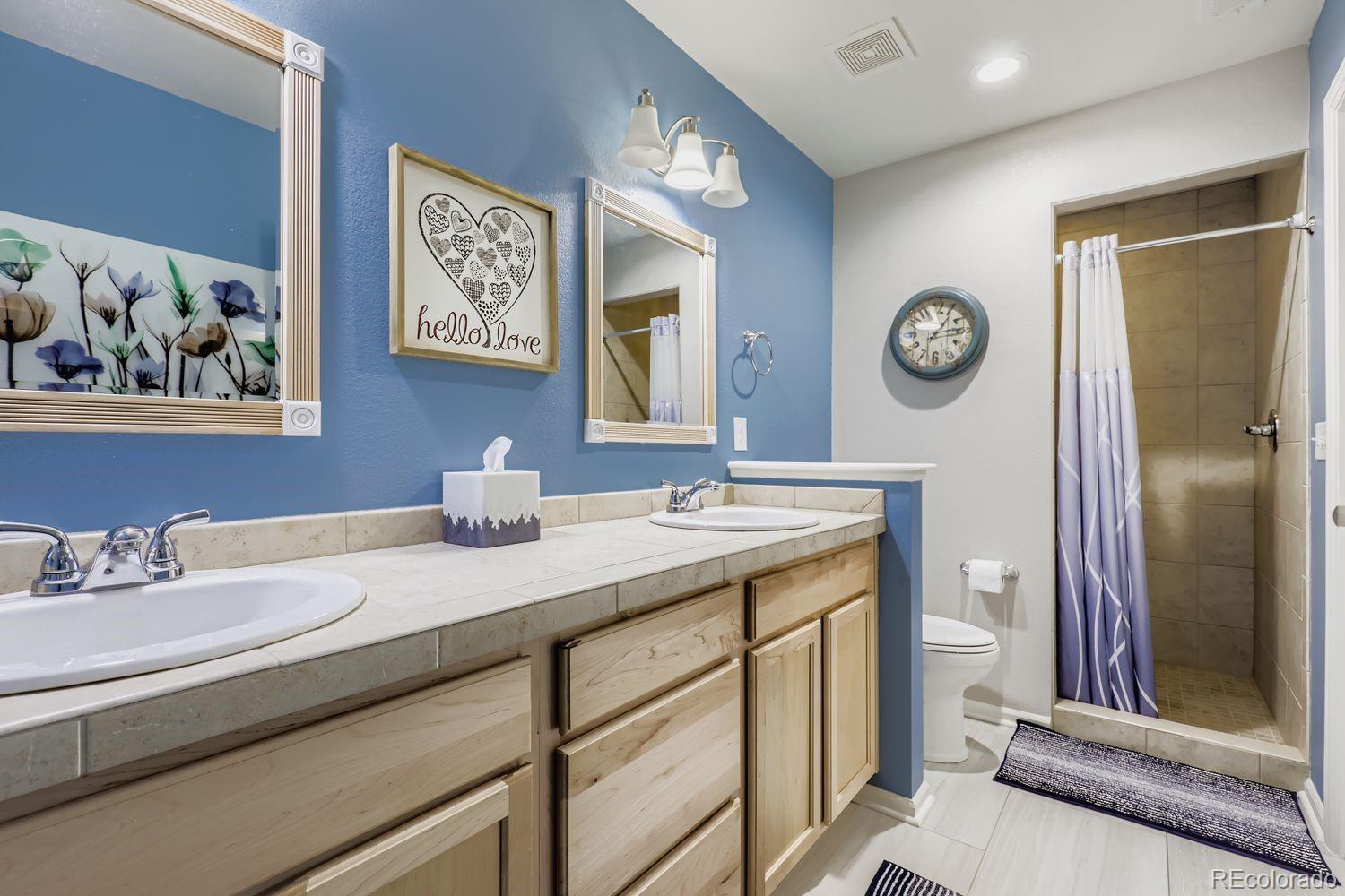 MLS Image #15 for 19601 e 53rd avenue,denver, Colorado