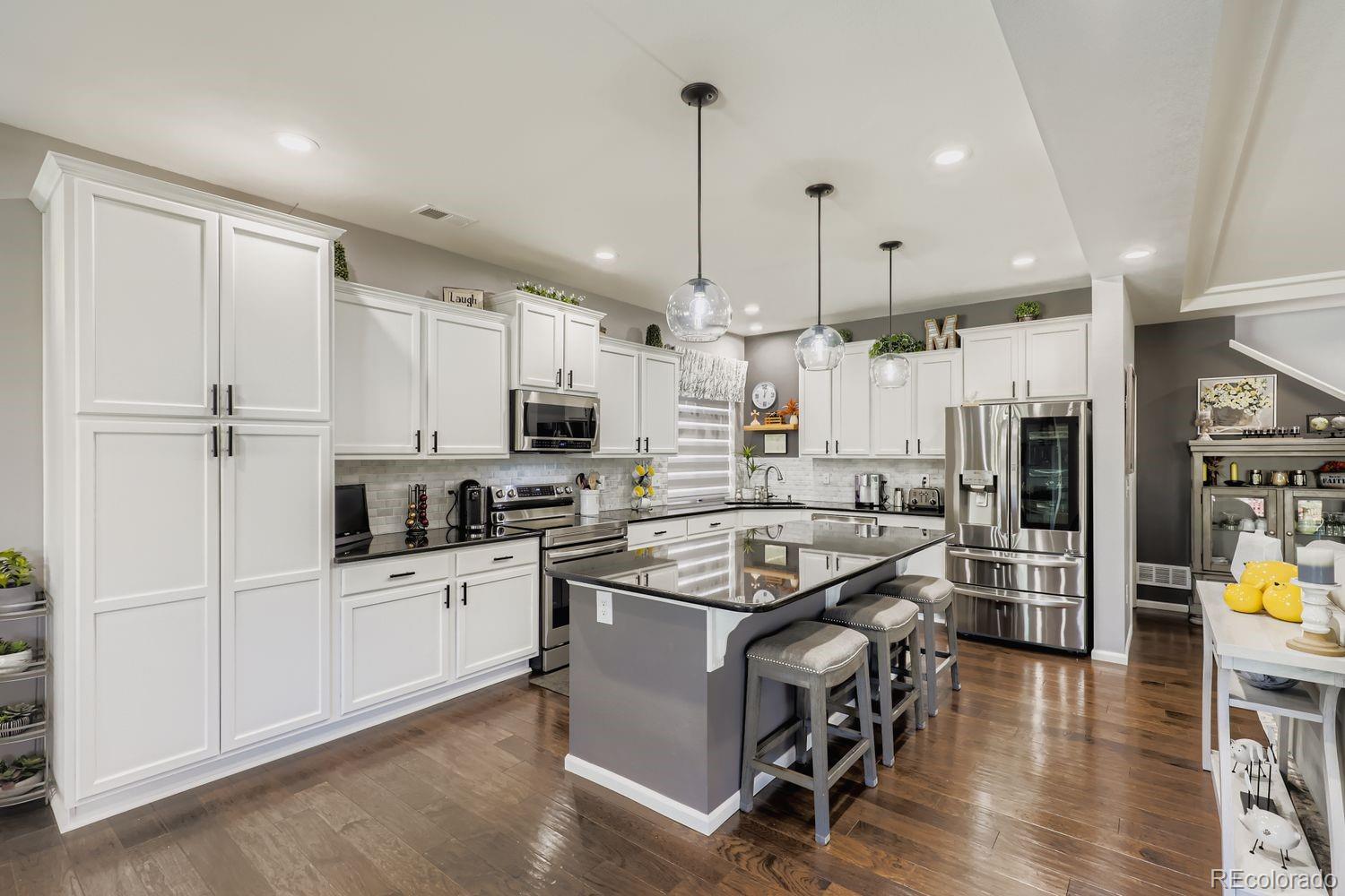 MLS Image #5 for 19601 e 53rd avenue,denver, Colorado