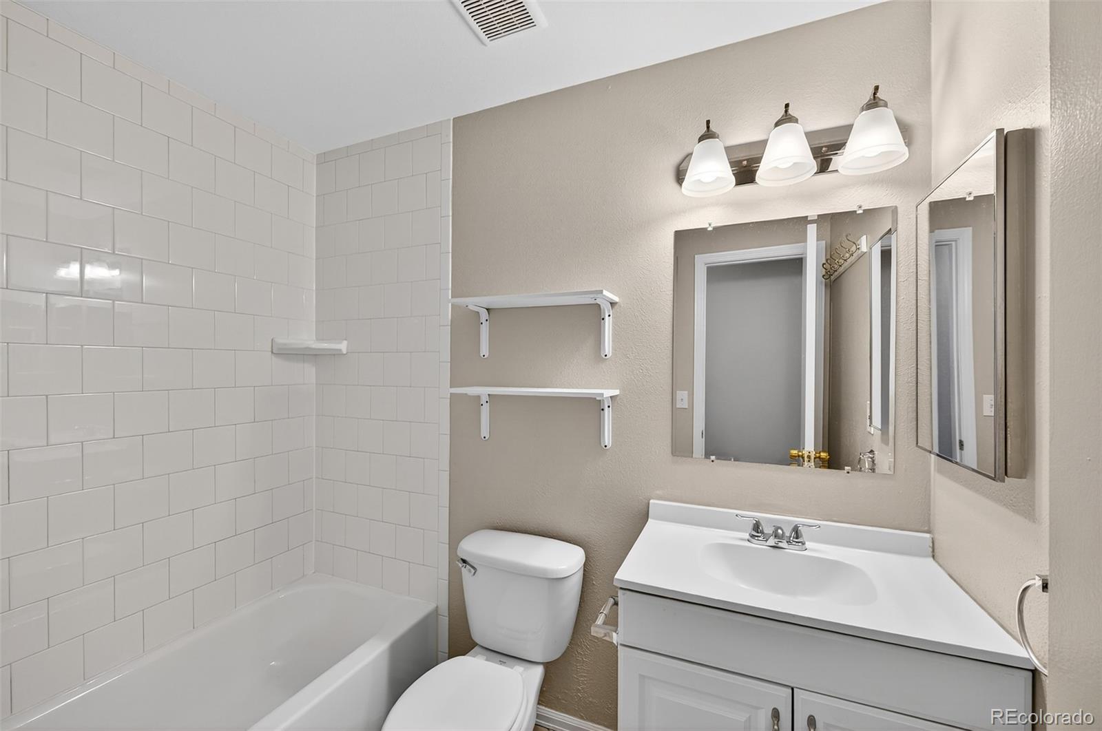 MLS Image #13 for 16975 e temple place,aurora, Colorado