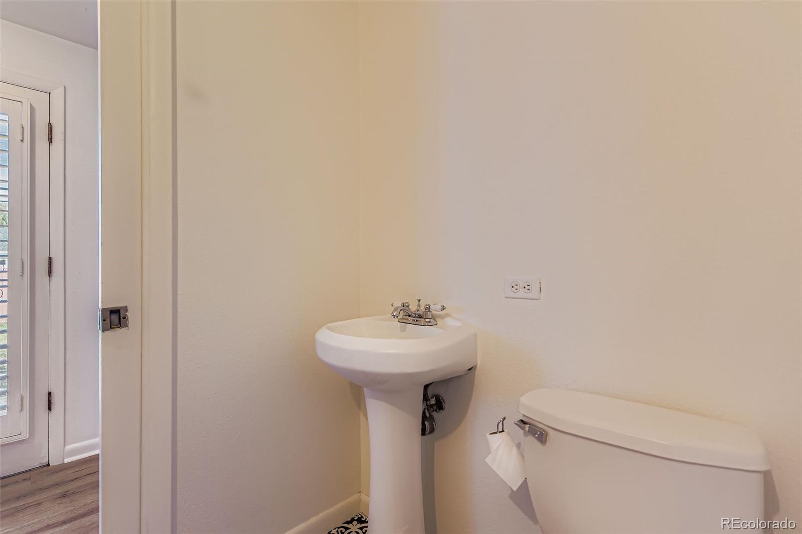 MLS Image #14 for 3425 w warren avenue,denver, Colorado