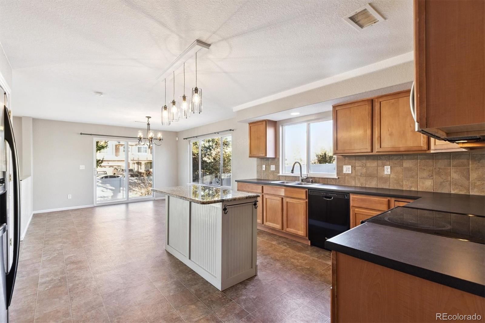 MLS Image #10 for 5290  argonne street,denver, Colorado