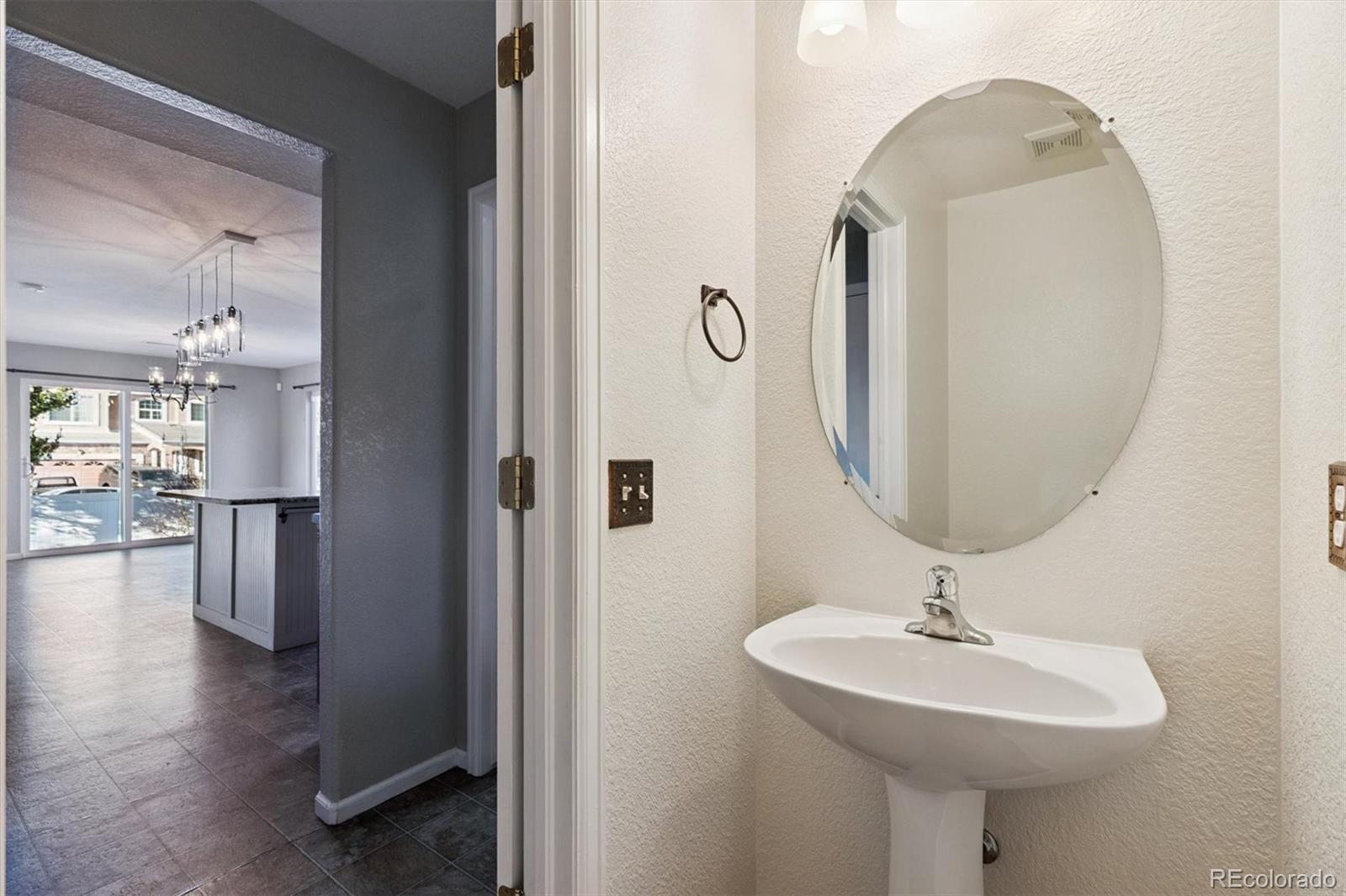 MLS Image #11 for 5290  argonne street,denver, Colorado