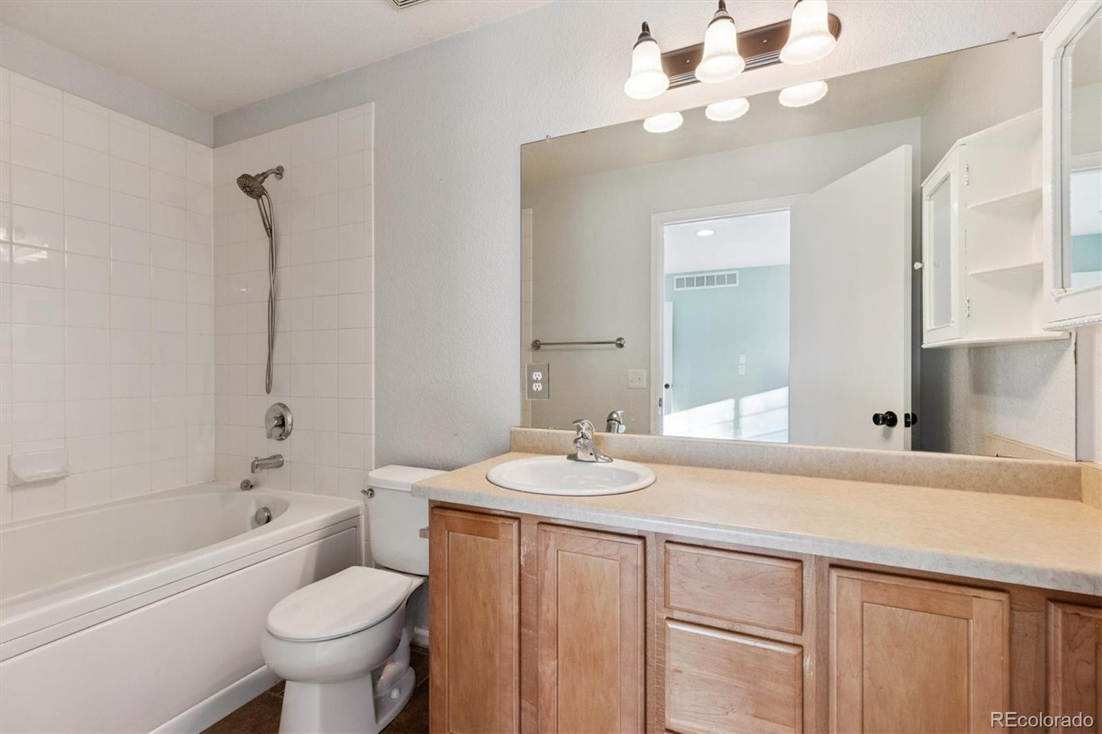 MLS Image #16 for 5290  argonne street,denver, Colorado