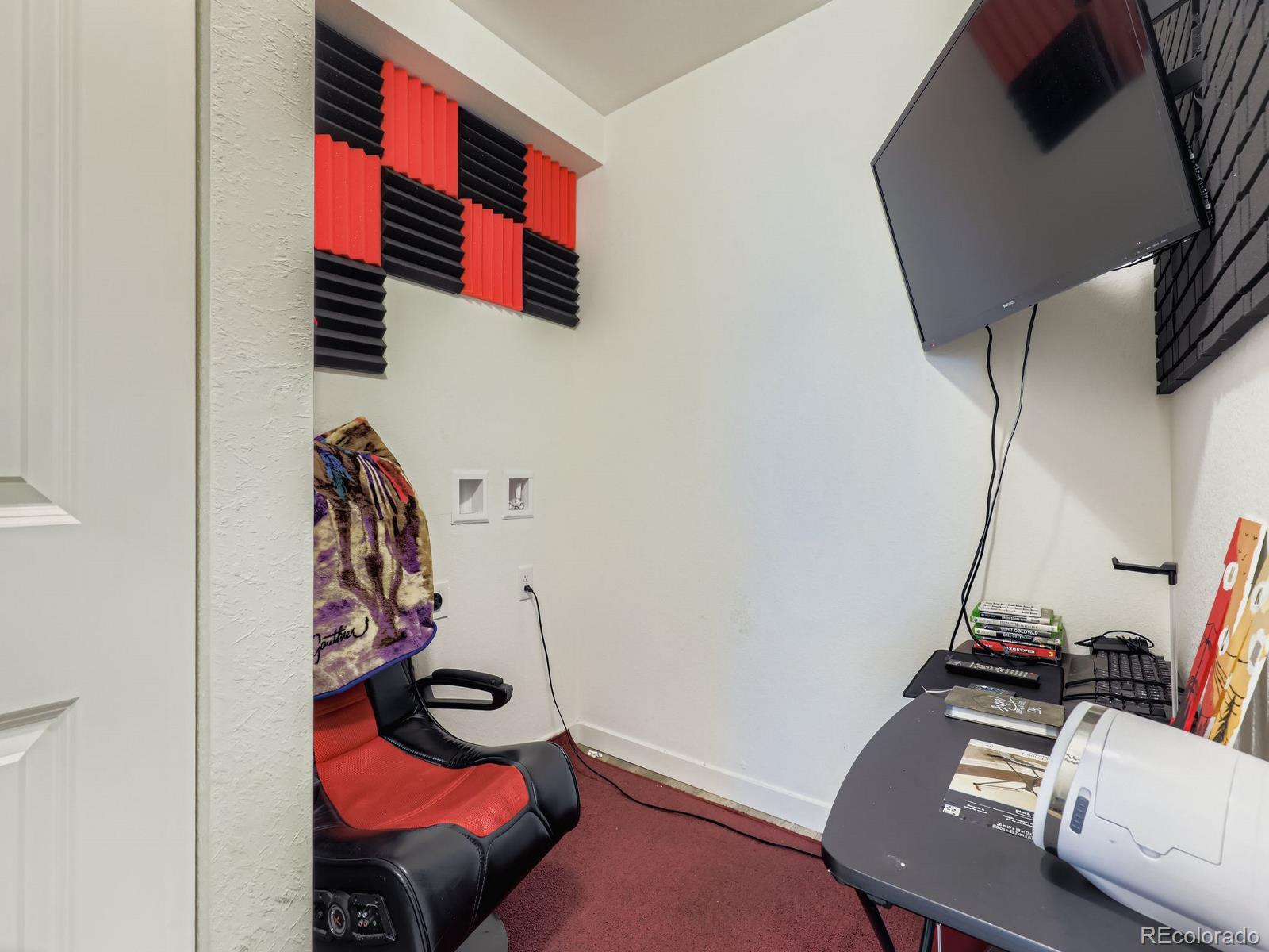MLS Image #13 for 16090 e 53rd avenue,denver, Colorado