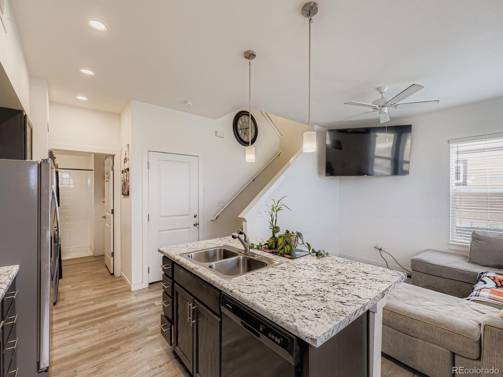 MLS Image #3 for 16090 e 53rd avenue,denver, Colorado