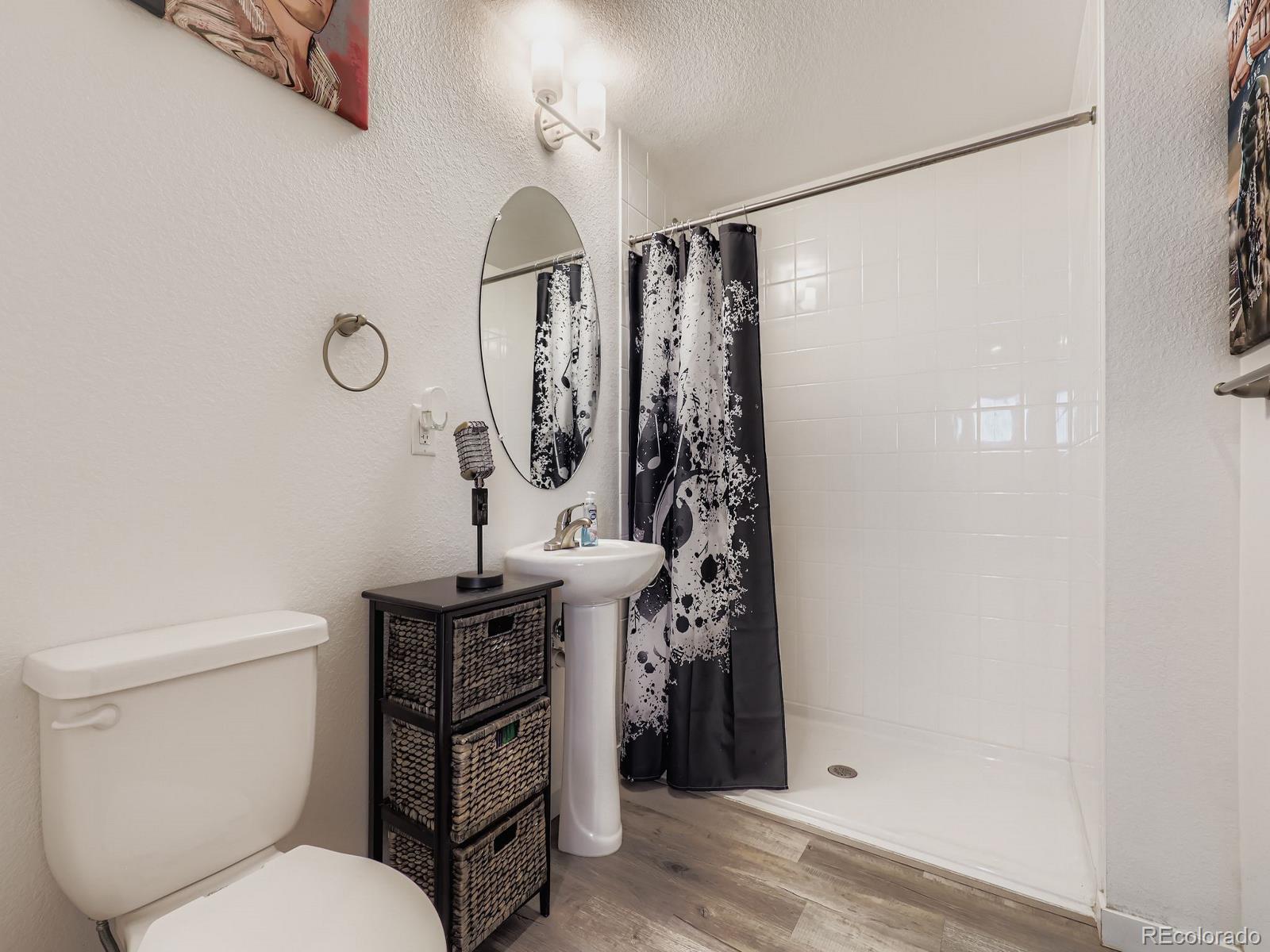 MLS Image #8 for 16090 e 53rd avenue,denver, Colorado