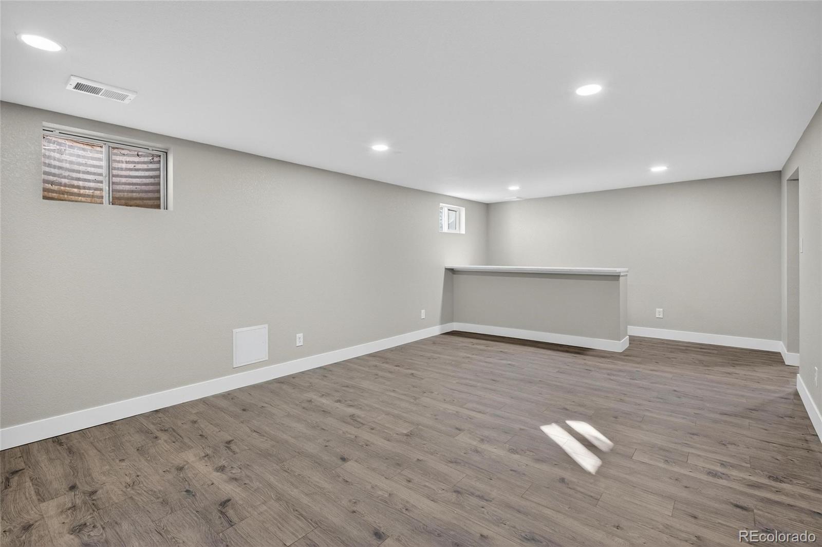 MLS Image #15 for 8329 e kenyon avenue,denver, Colorado