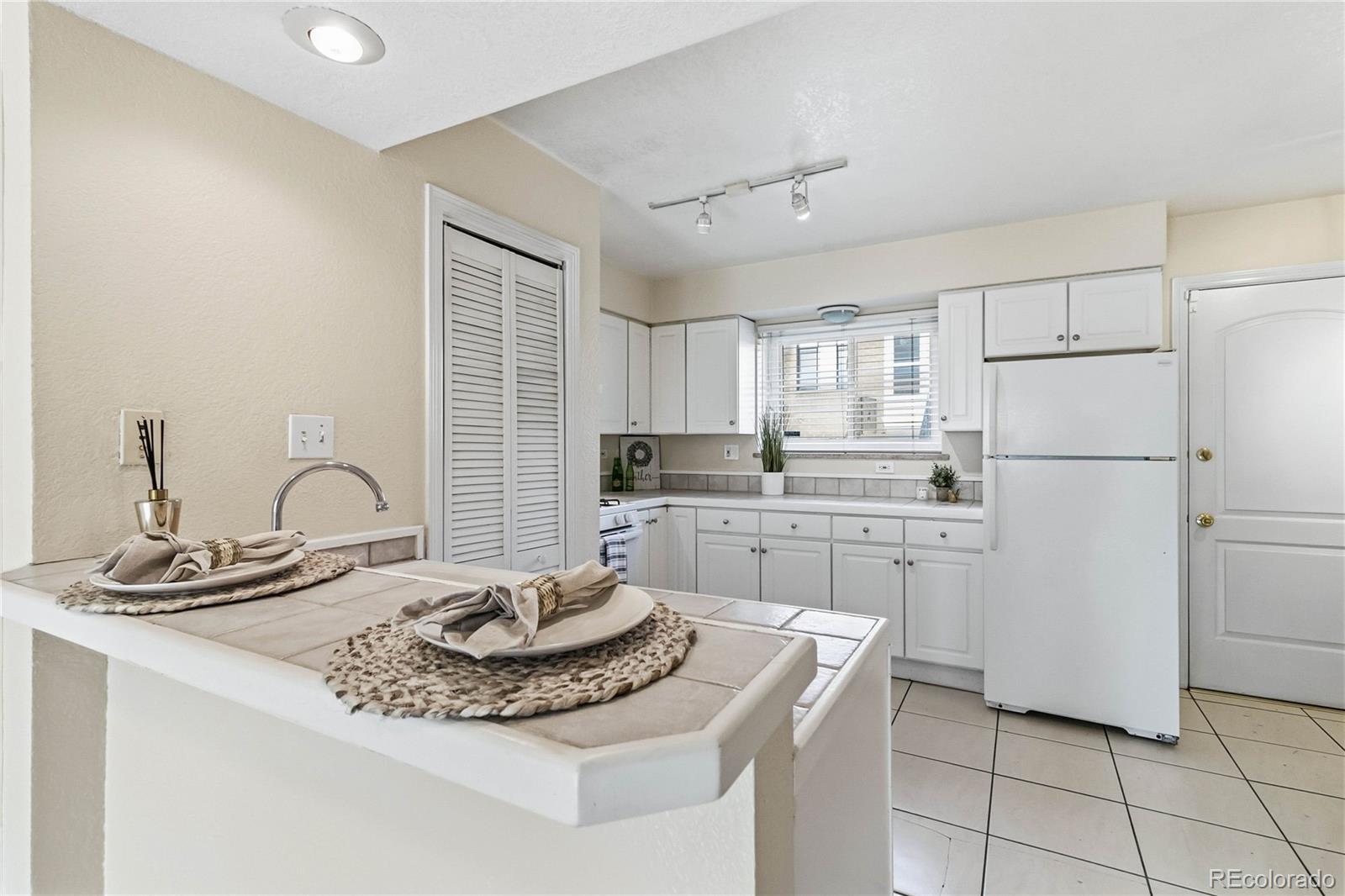 MLS Image #8 for 2356 s race street,denver, Colorado