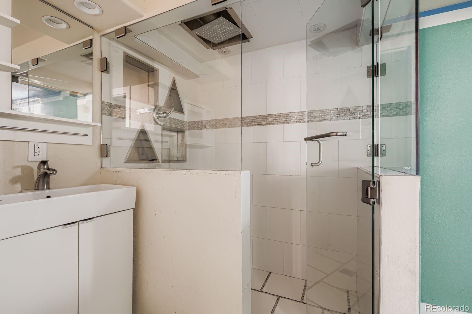 MLS Image #16 for 8303  acoma way,denver, Colorado