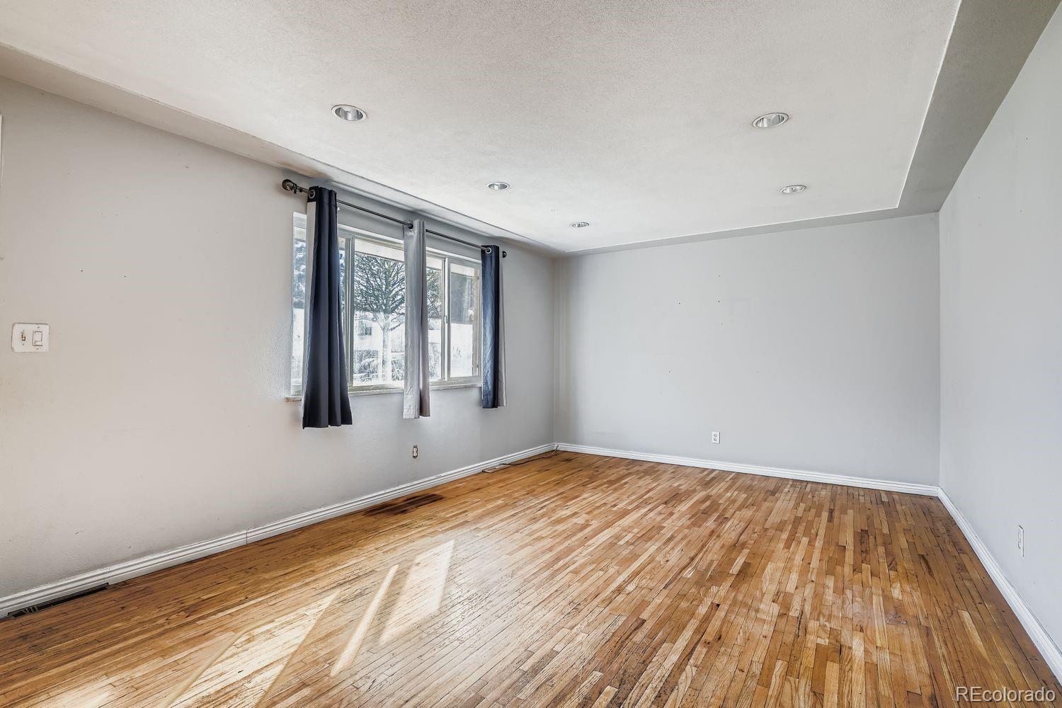 MLS Image #3 for 8303  acoma way,denver, Colorado