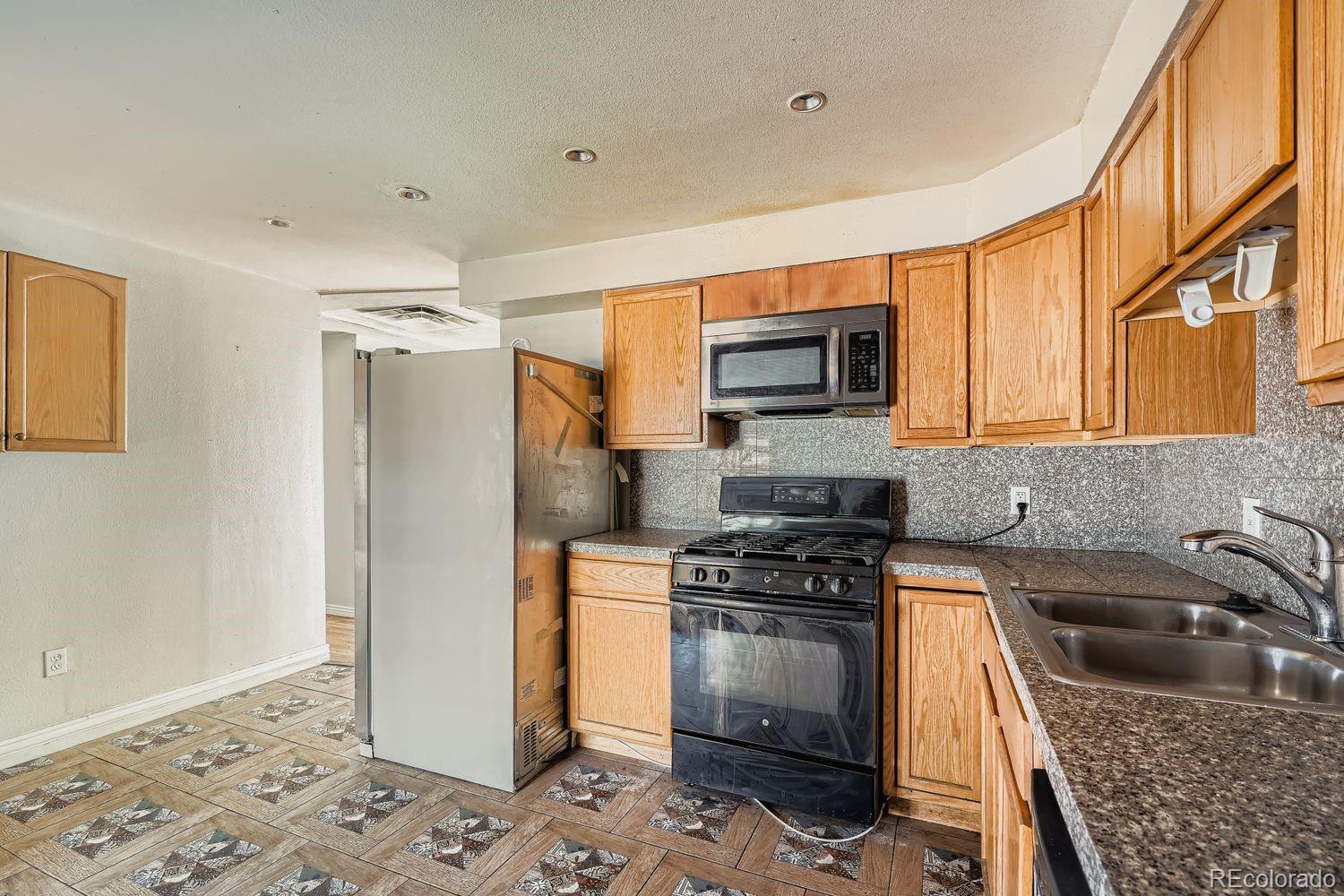 MLS Image #6 for 8303  acoma way,denver, Colorado