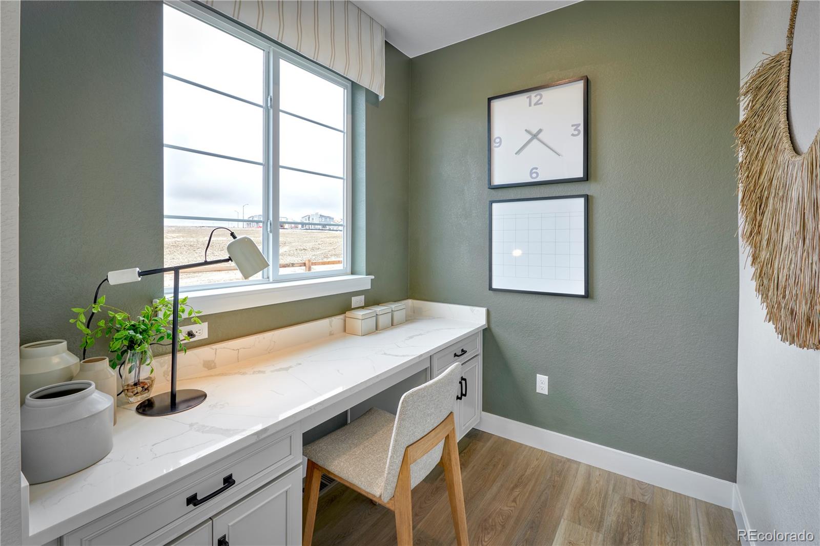 MLS Image #13 for 24003 e 39th avenue,aurora, Colorado
