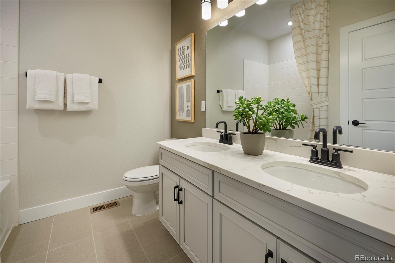MLS Image #15 for 24003 e 39th avenue,aurora, Colorado