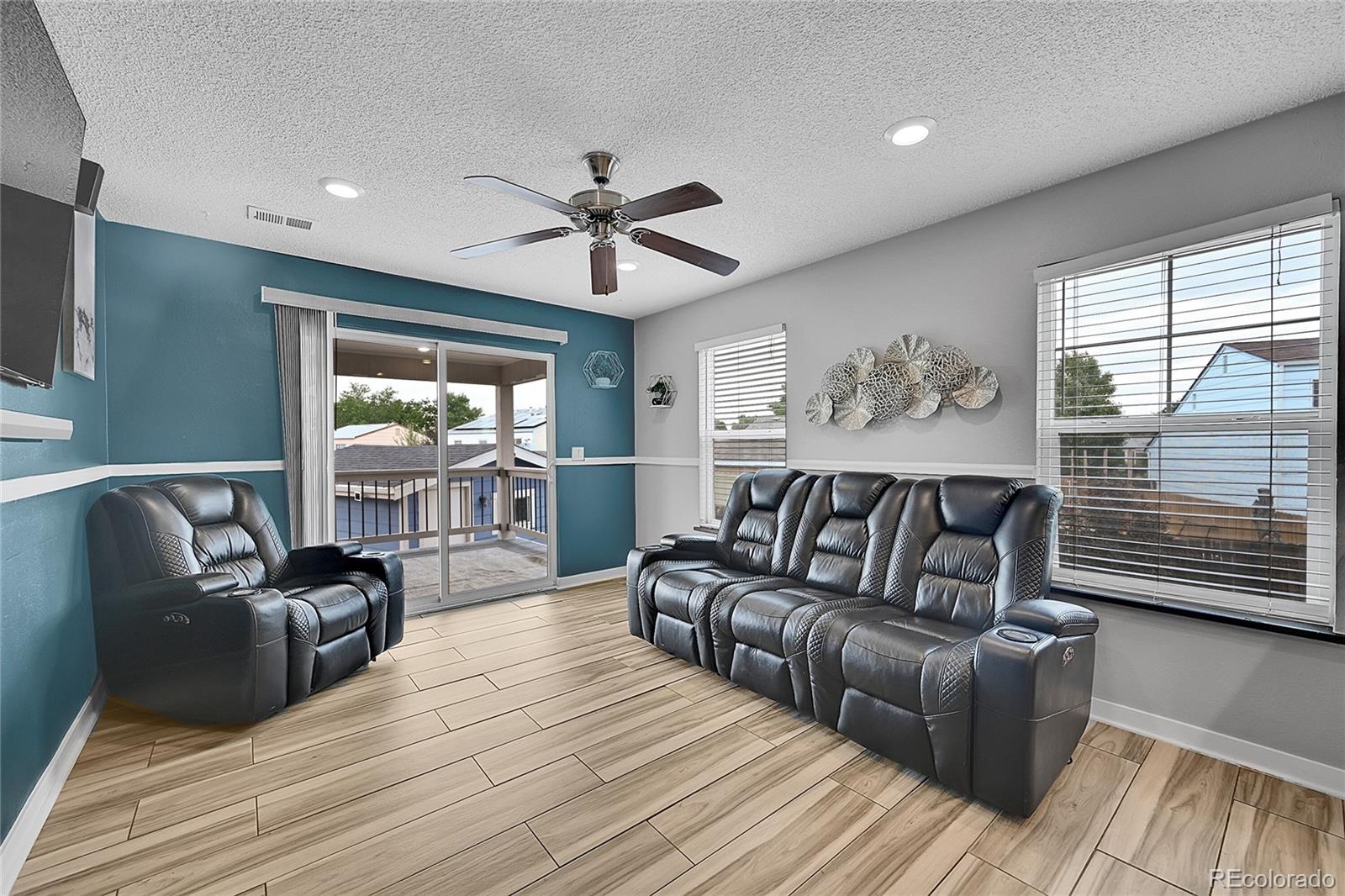 MLS Image #3 for 1922  danube way,aurora, Colorado