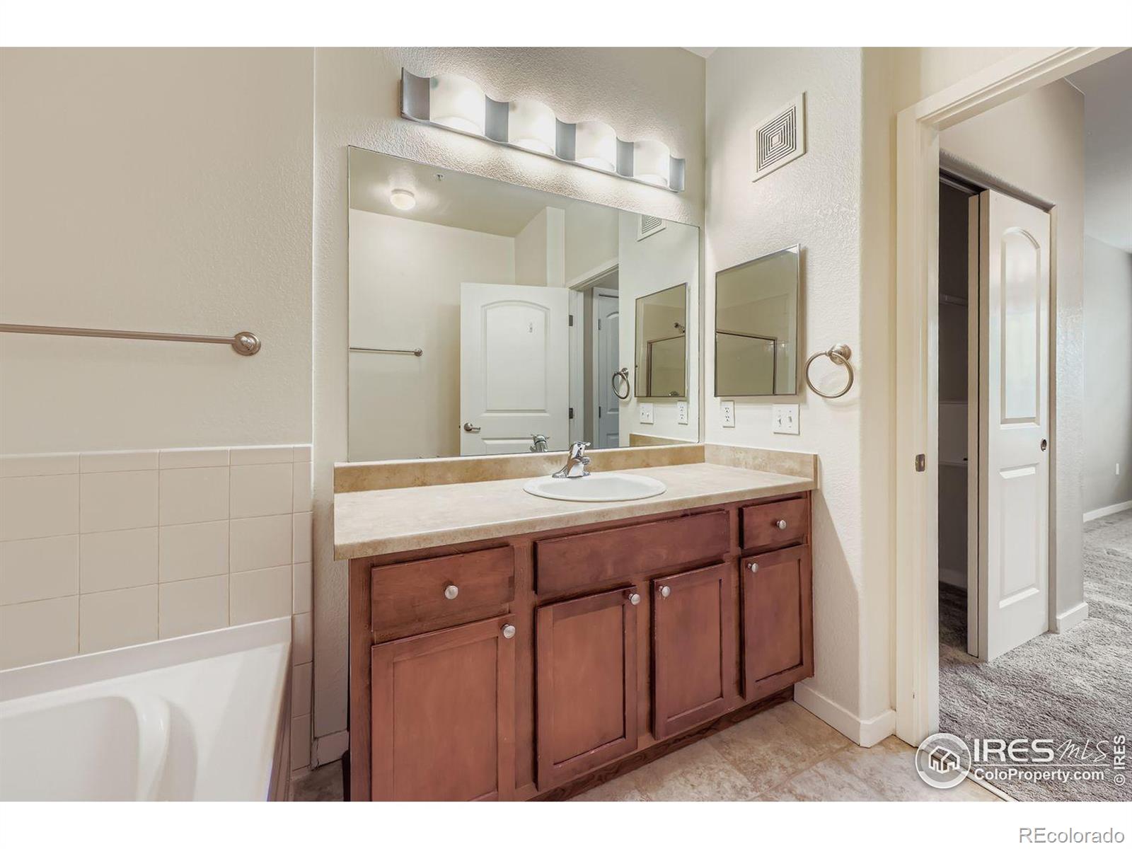 MLS Image #13 for 13456  via varra  110,broomfield, Colorado