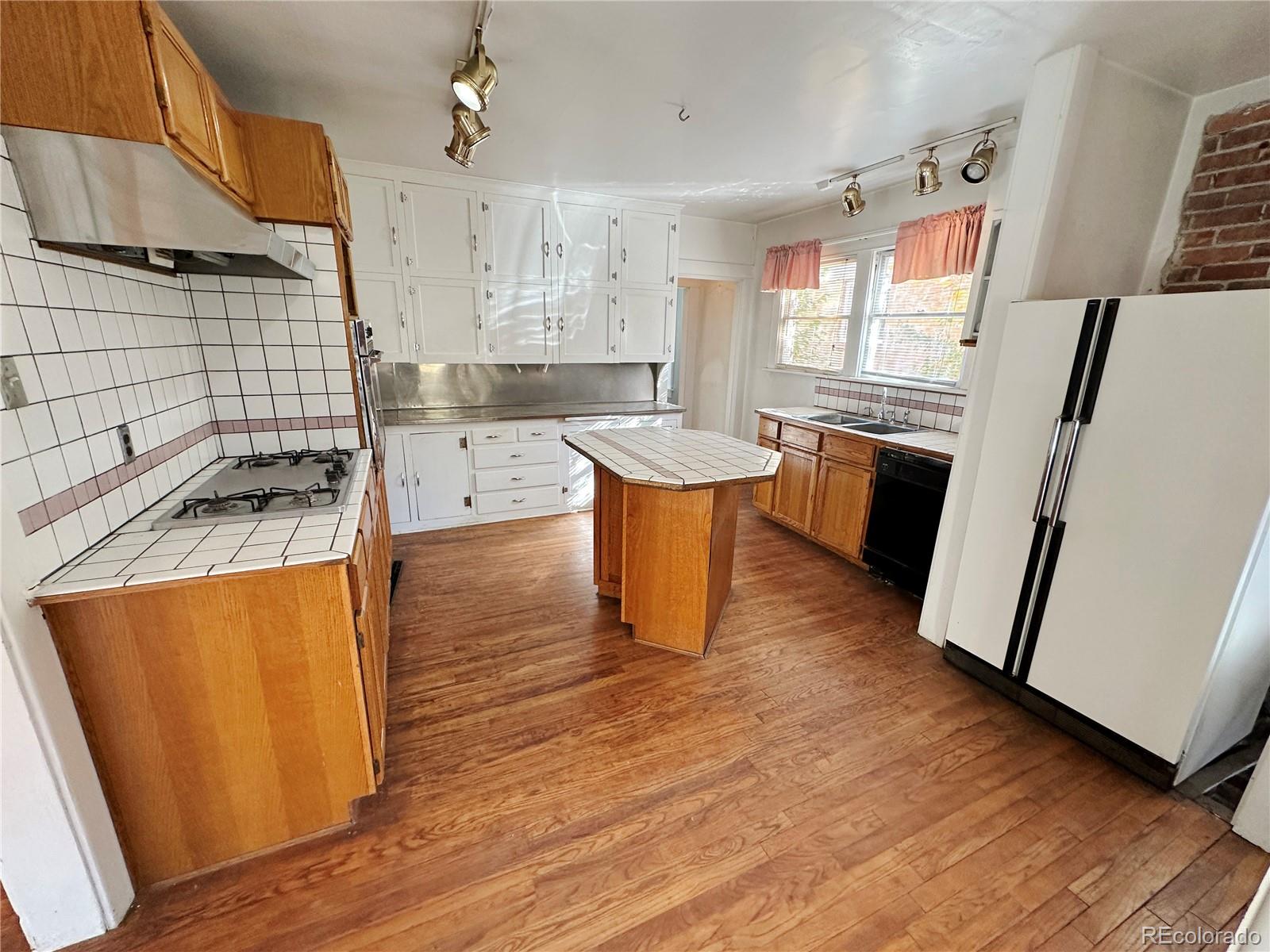 MLS Image #6 for 155 n downing street,denver, Colorado