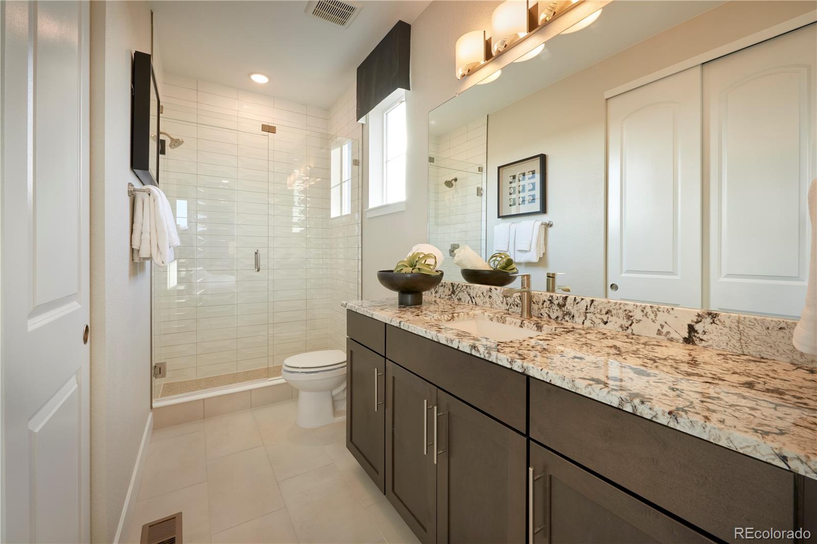 MLS Image #16 for 24043 e 39th avenue,aurora, Colorado