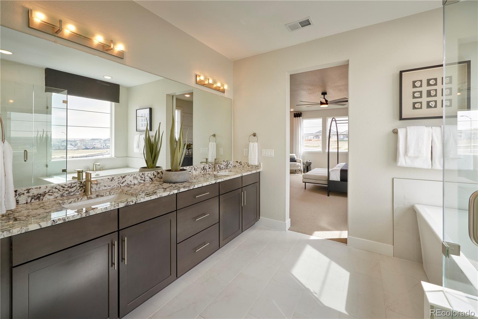 MLS Image #20 for 24043 e 39th avenue,aurora, Colorado