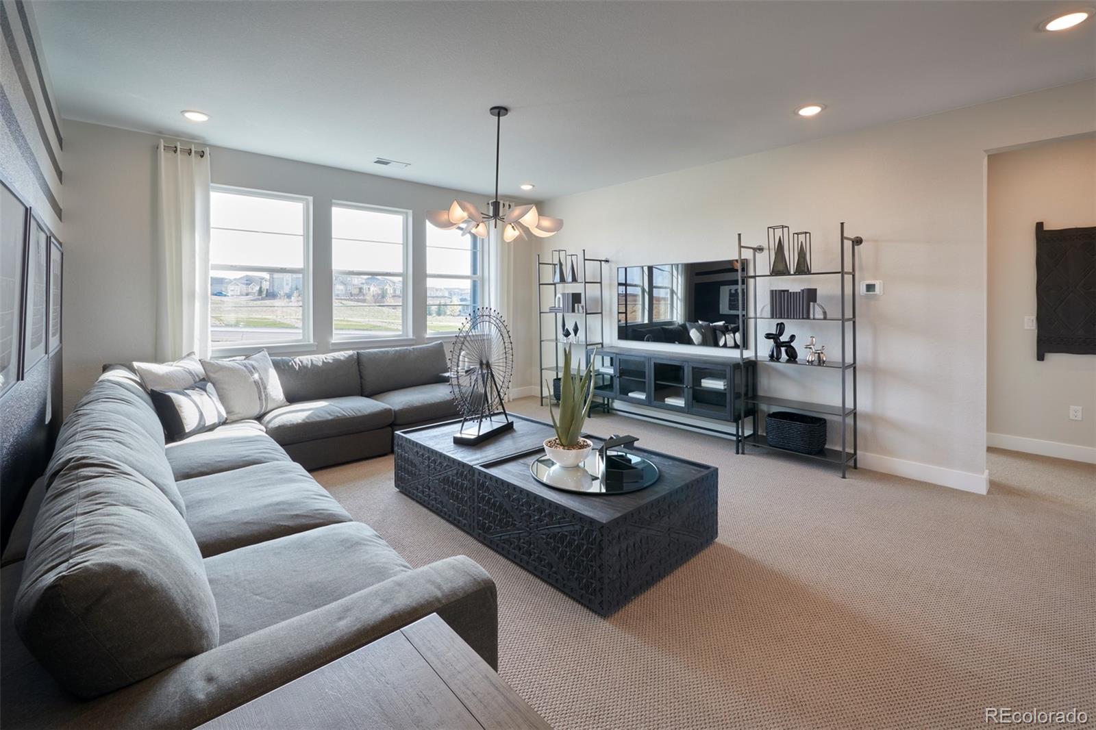 MLS Image #21 for 24043 e 39th avenue,aurora, Colorado