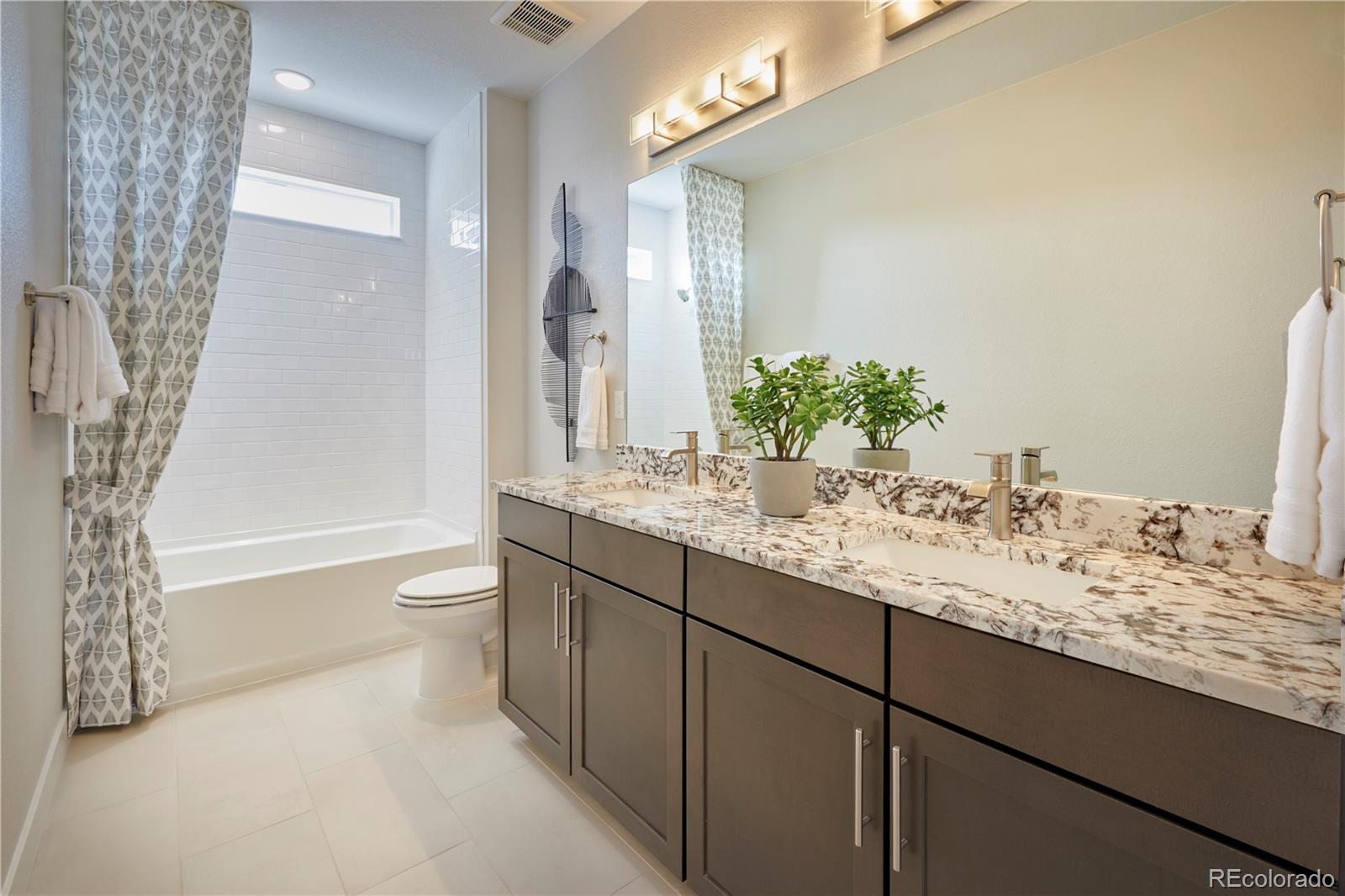 MLS Image #3 for 24043 e 39th avenue,aurora, Colorado