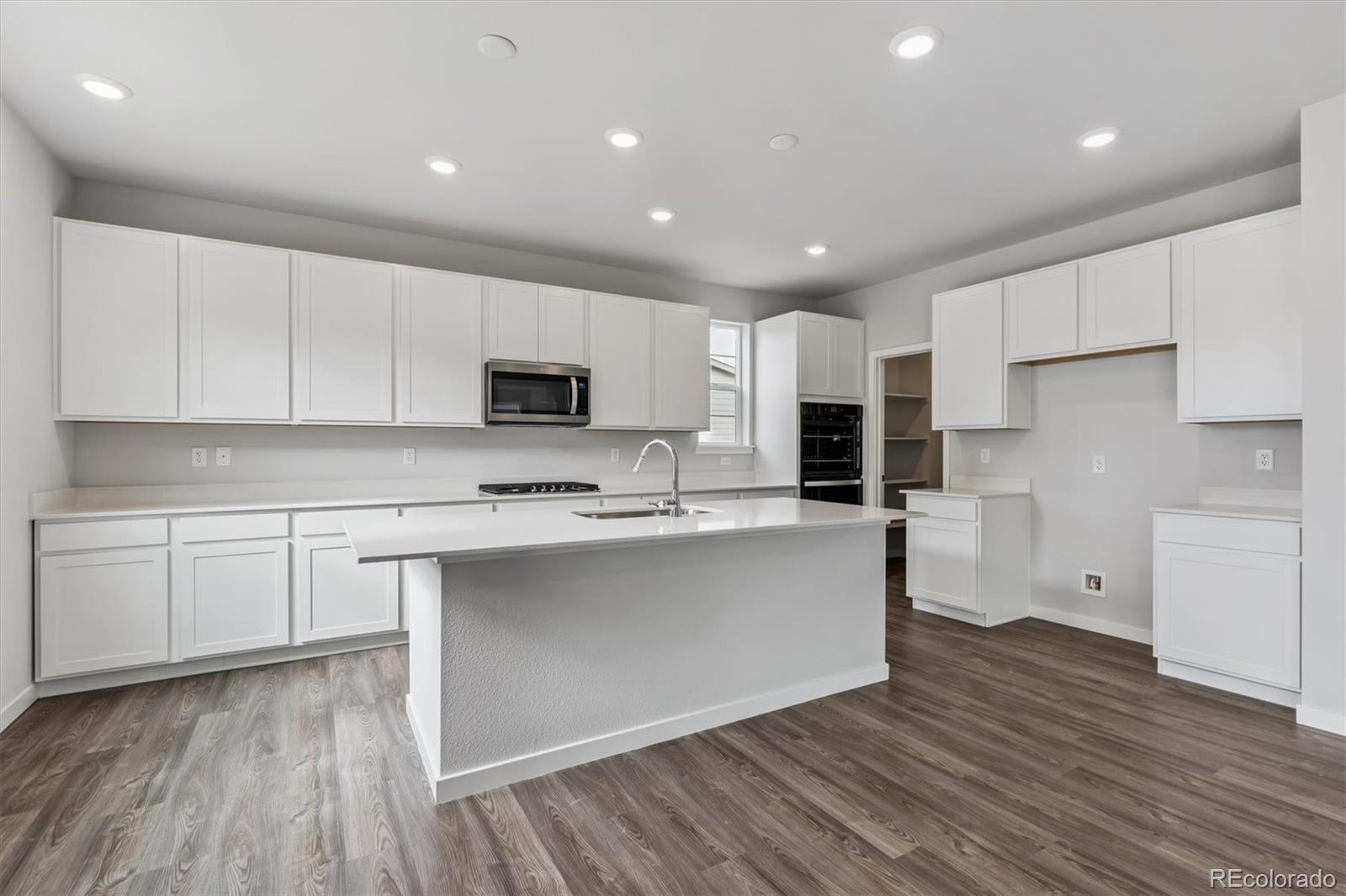 MLS Image #3 for 1420  loraine circle,lafayette, Colorado