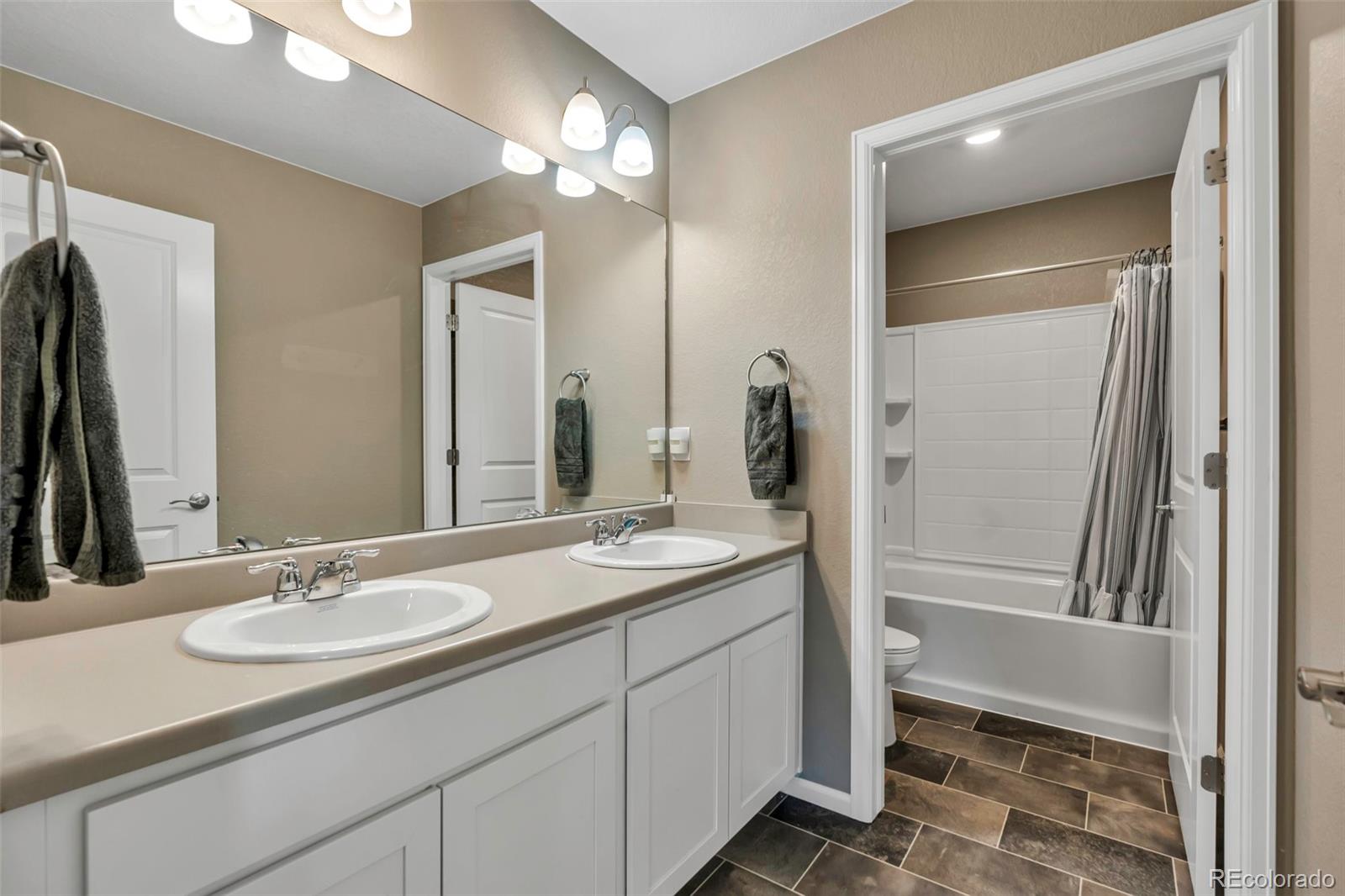 MLS Image #32 for 27297 e maple avenue,aurora, Colorado